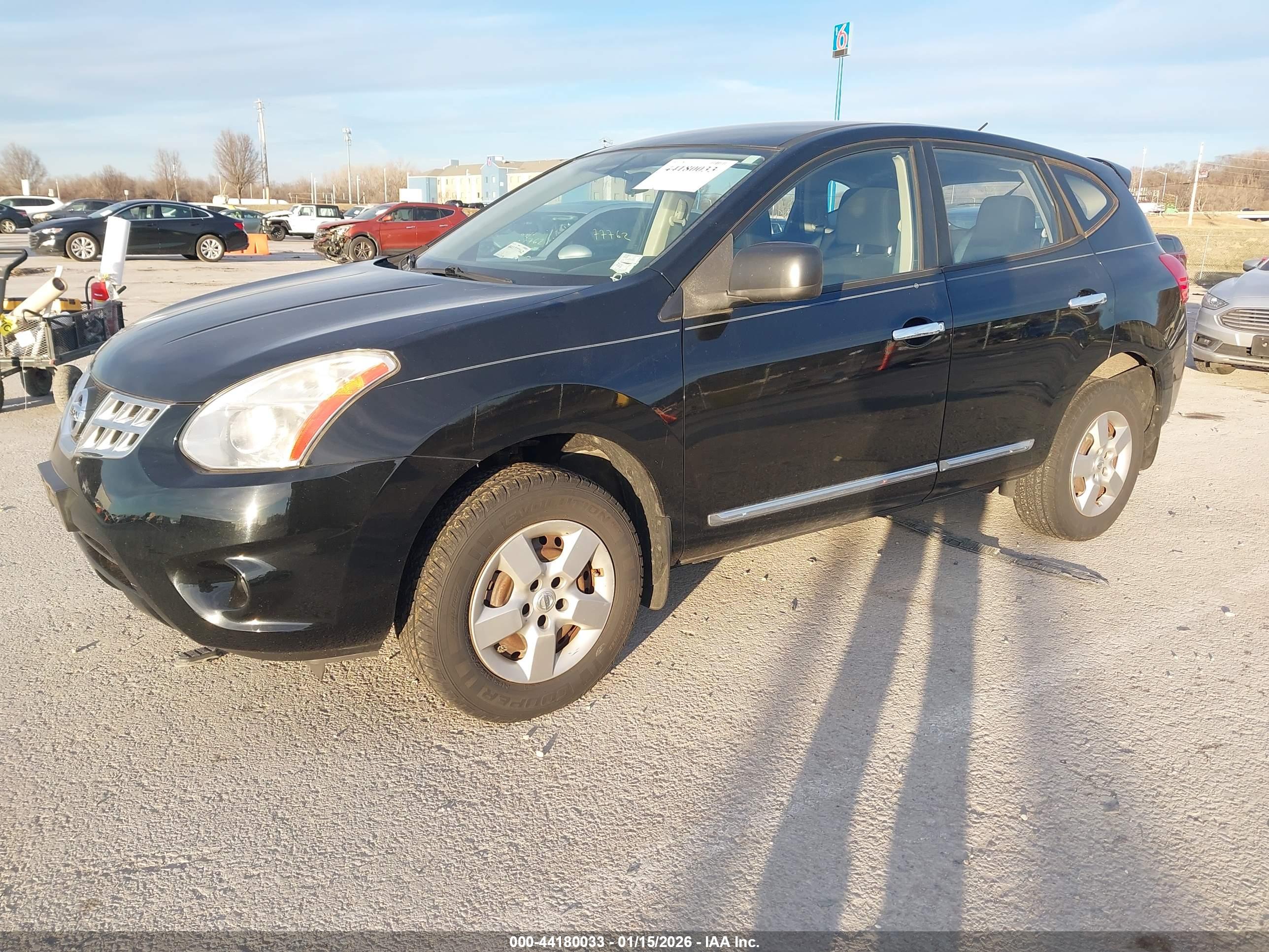 NISSAN ROGUE image 2
