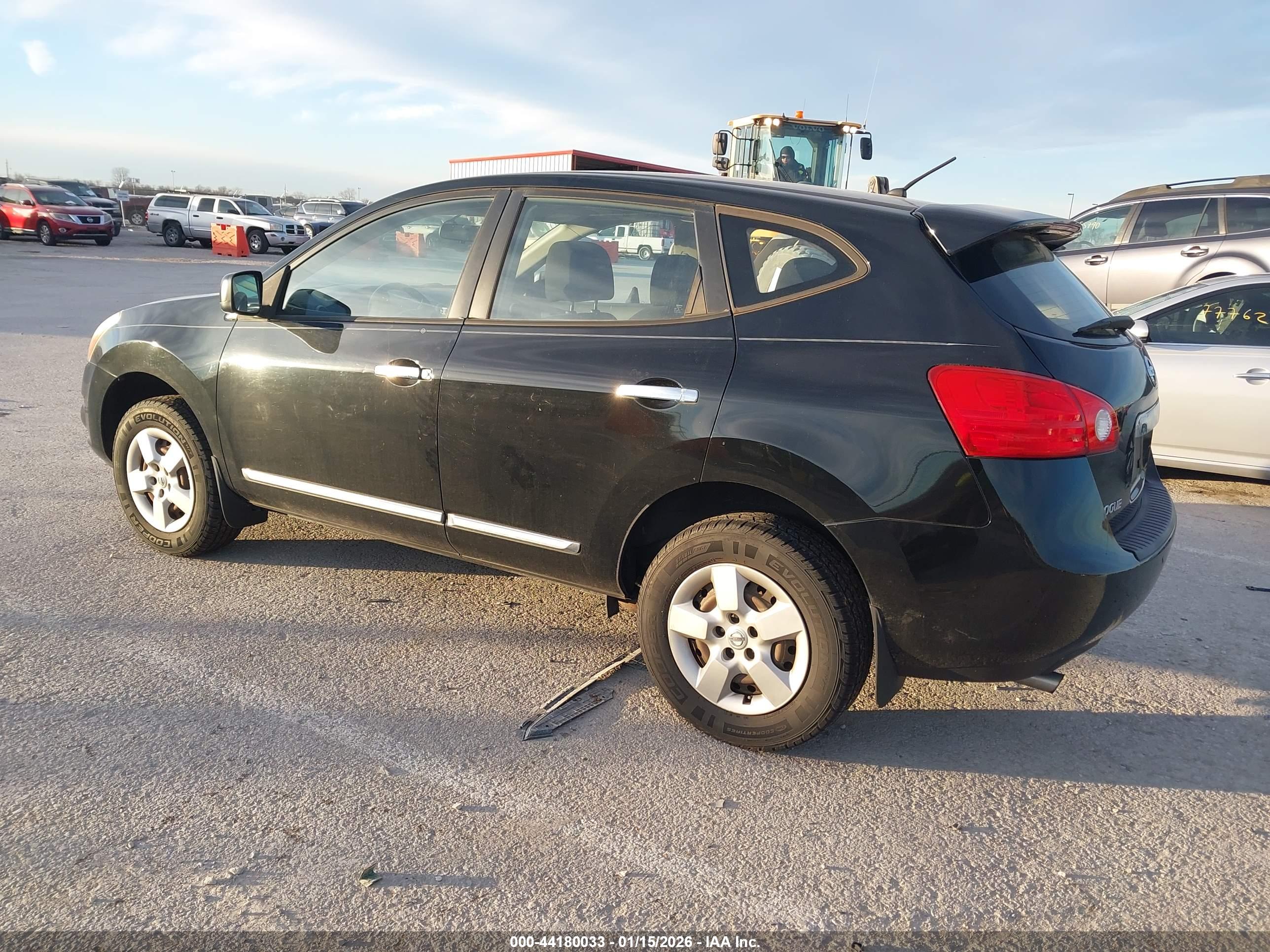 NISSAN ROGUE image 3