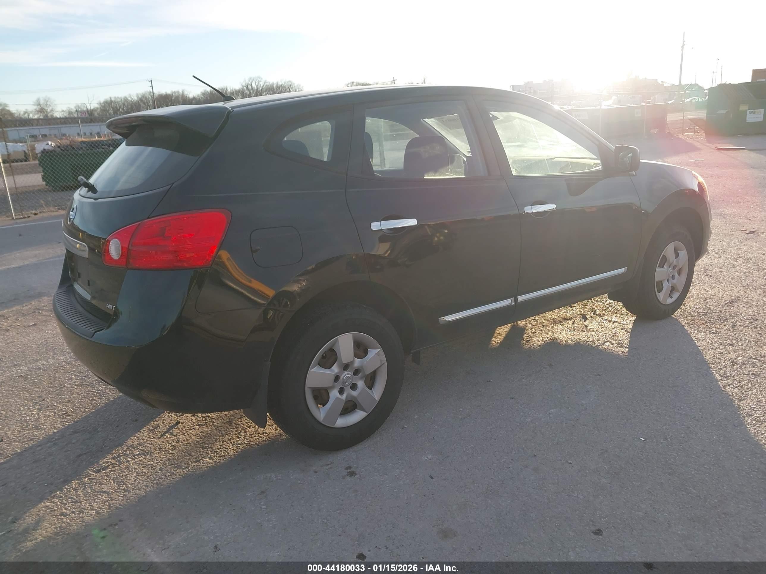 NISSAN ROGUE image 4