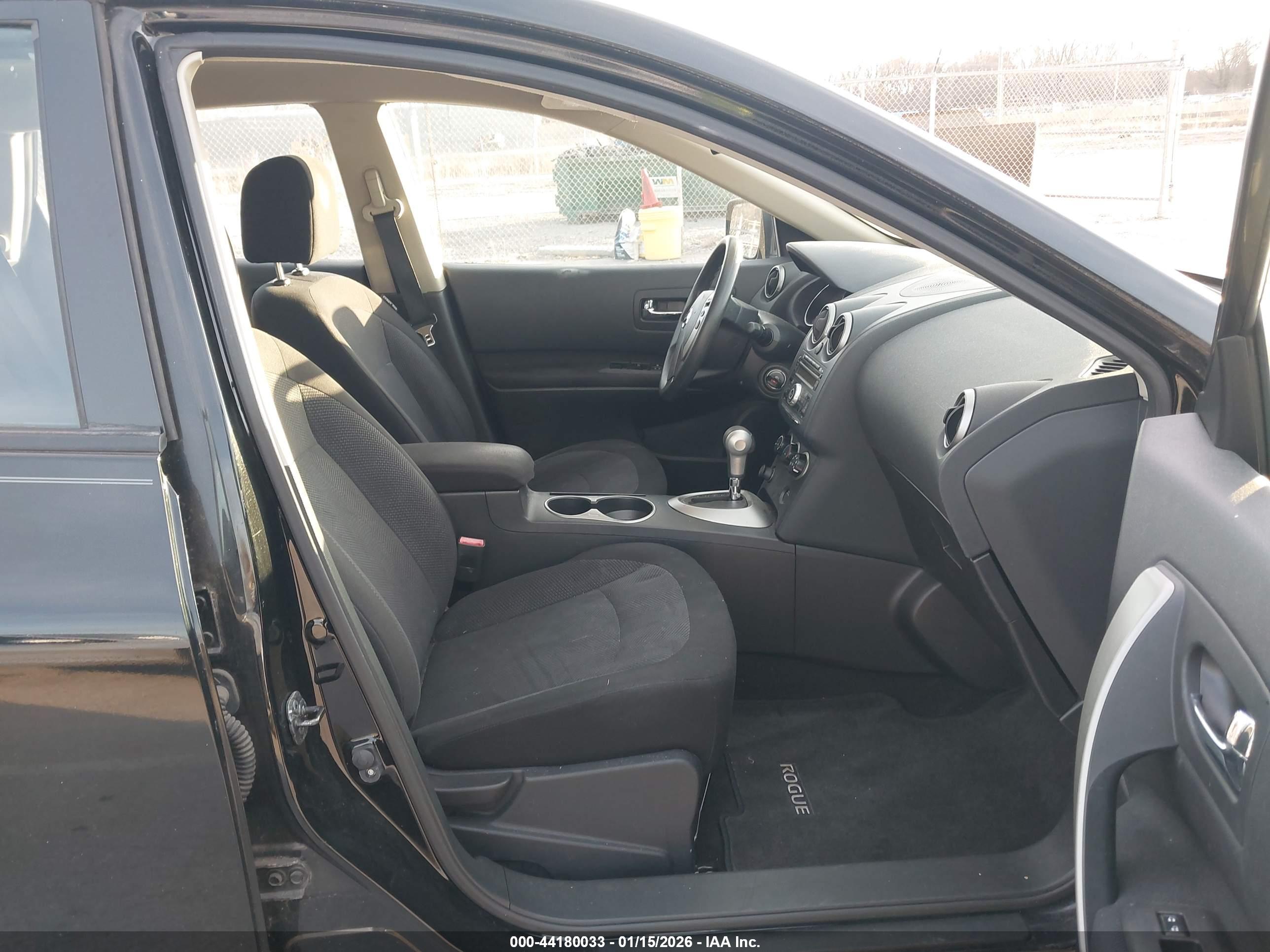 NISSAN ROGUE image 5