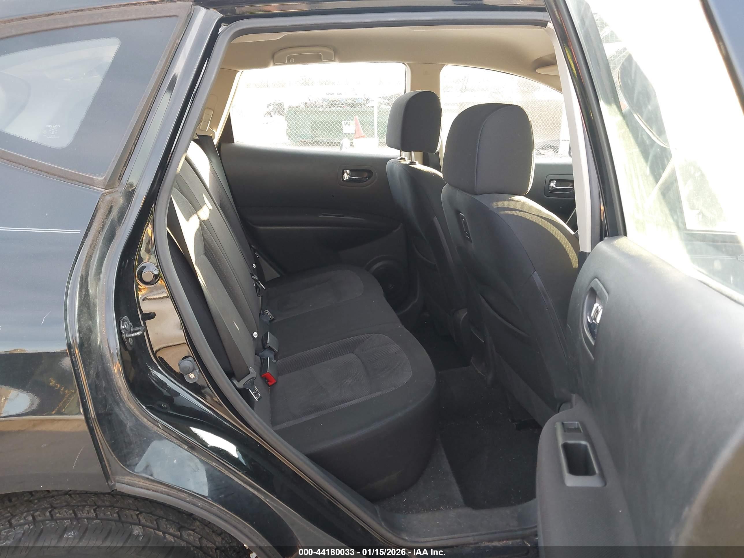 NISSAN ROGUE image 8