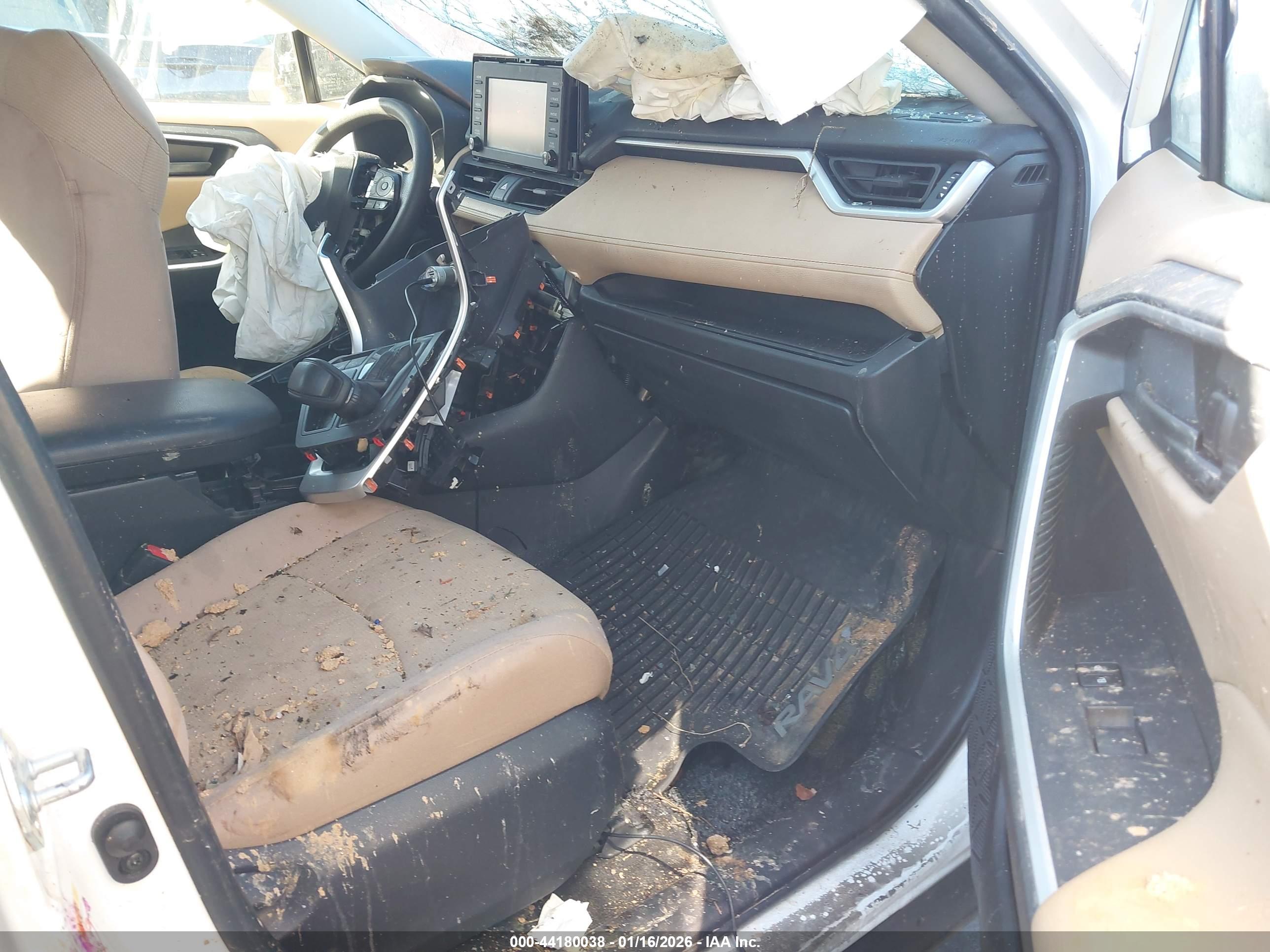 TOYOTA RAV4 image 5
