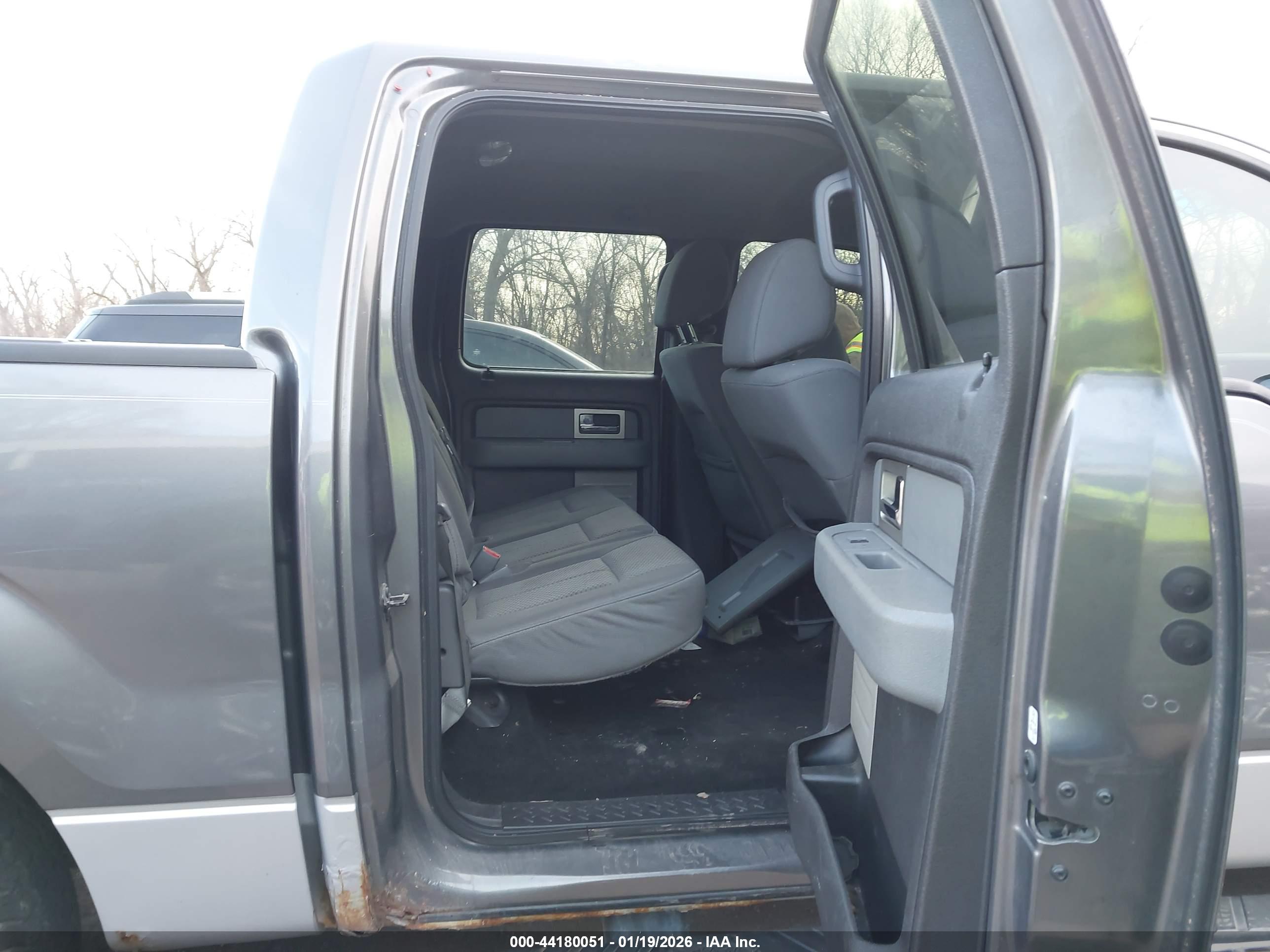 FORD F-150 image 8