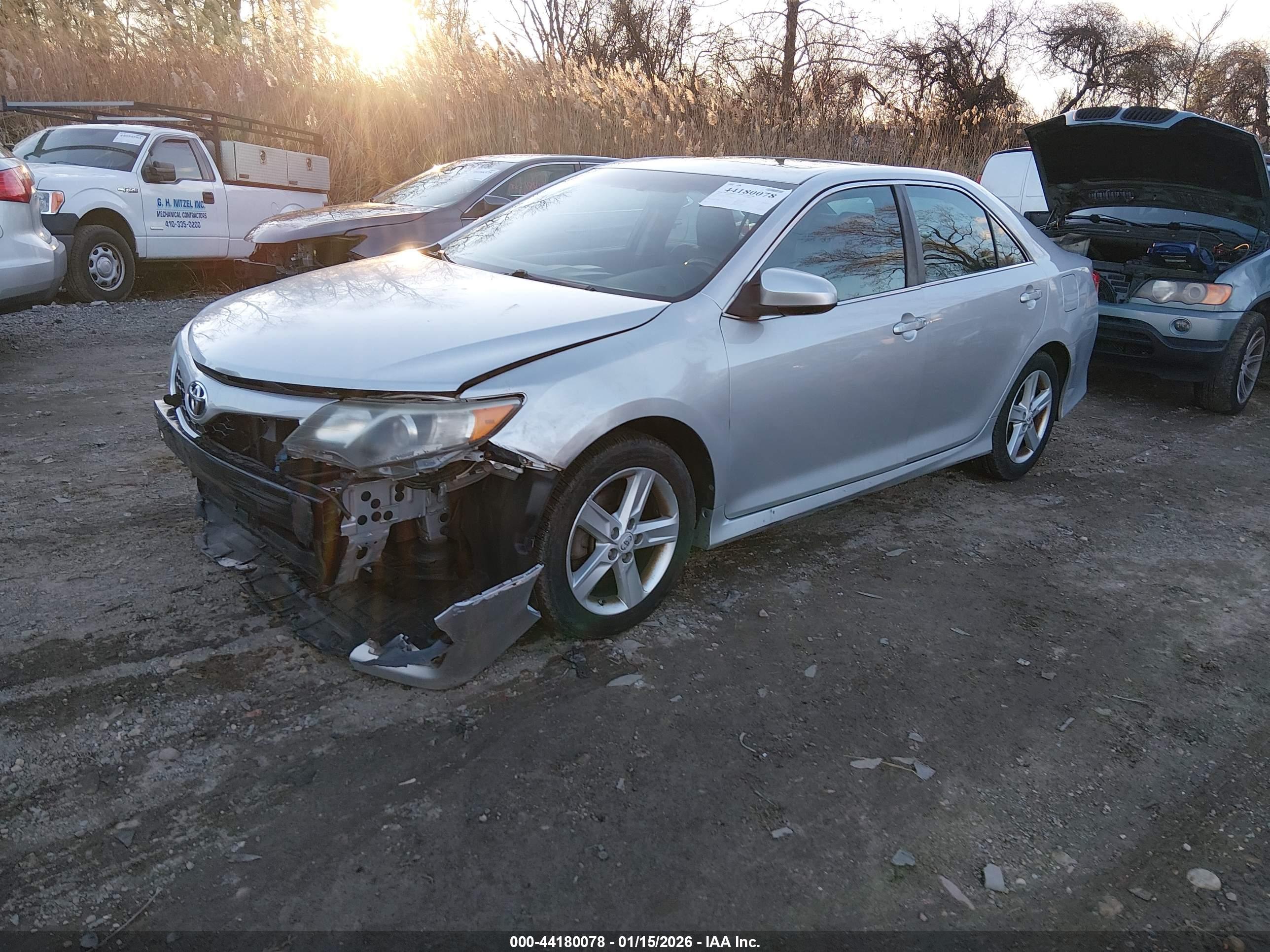 TOYOTA CAMRY image 2