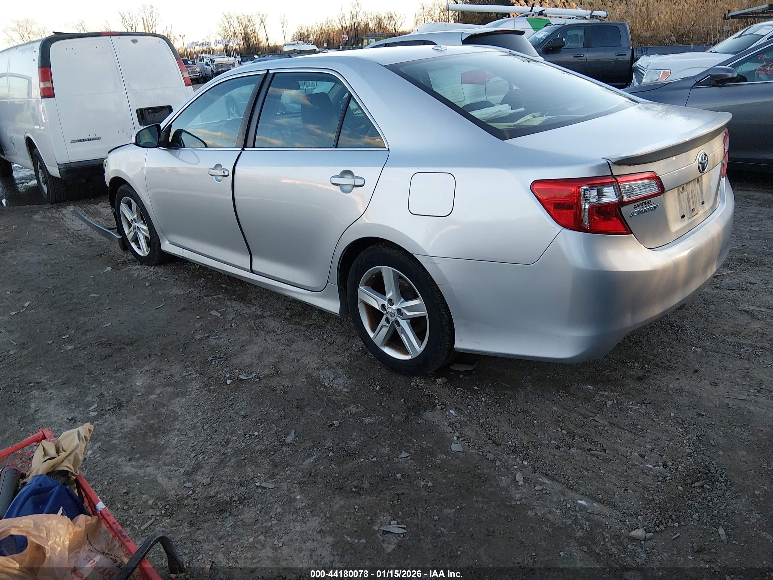 TOYOTA CAMRY image 3