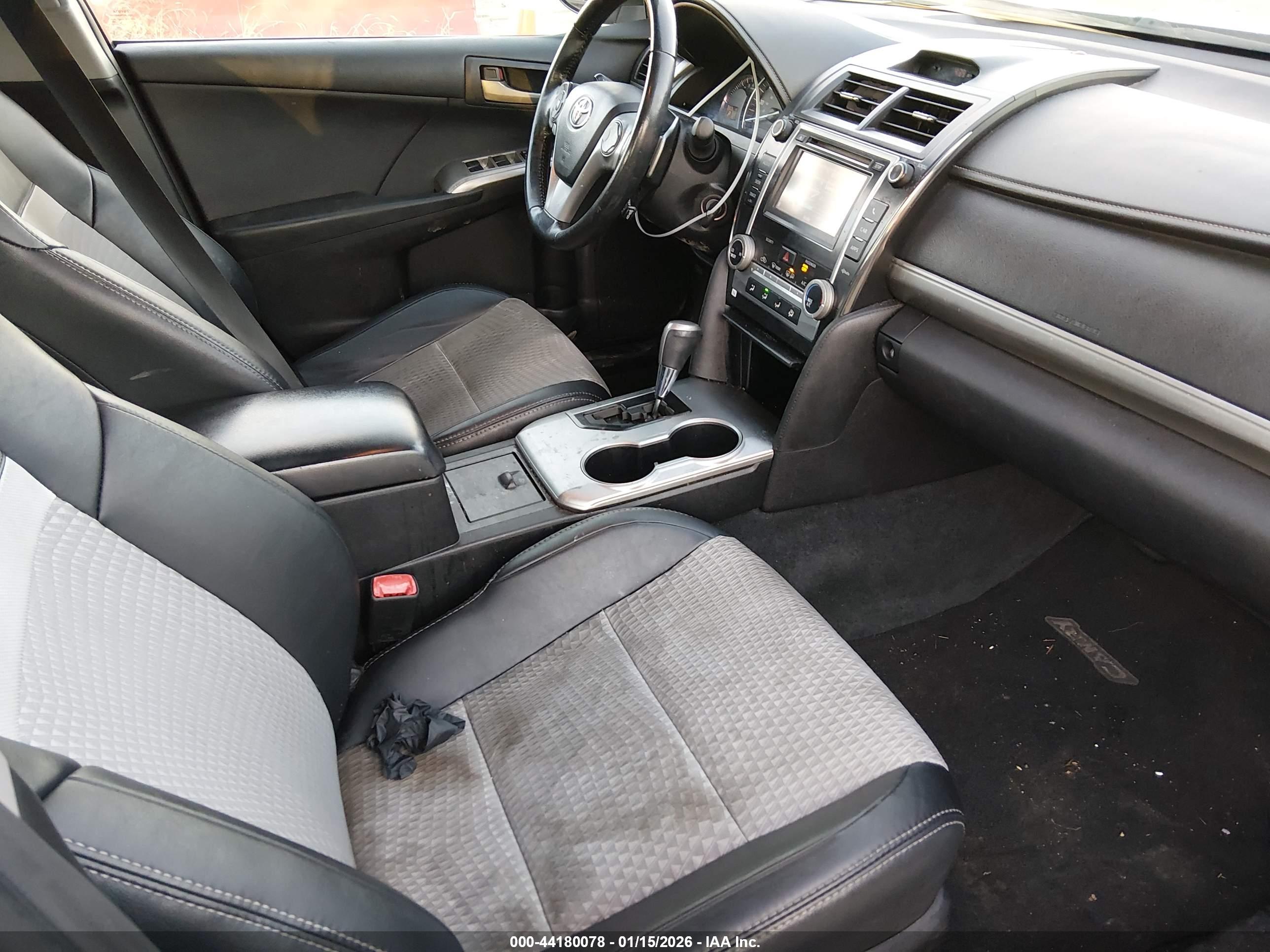 TOYOTA CAMRY image 5