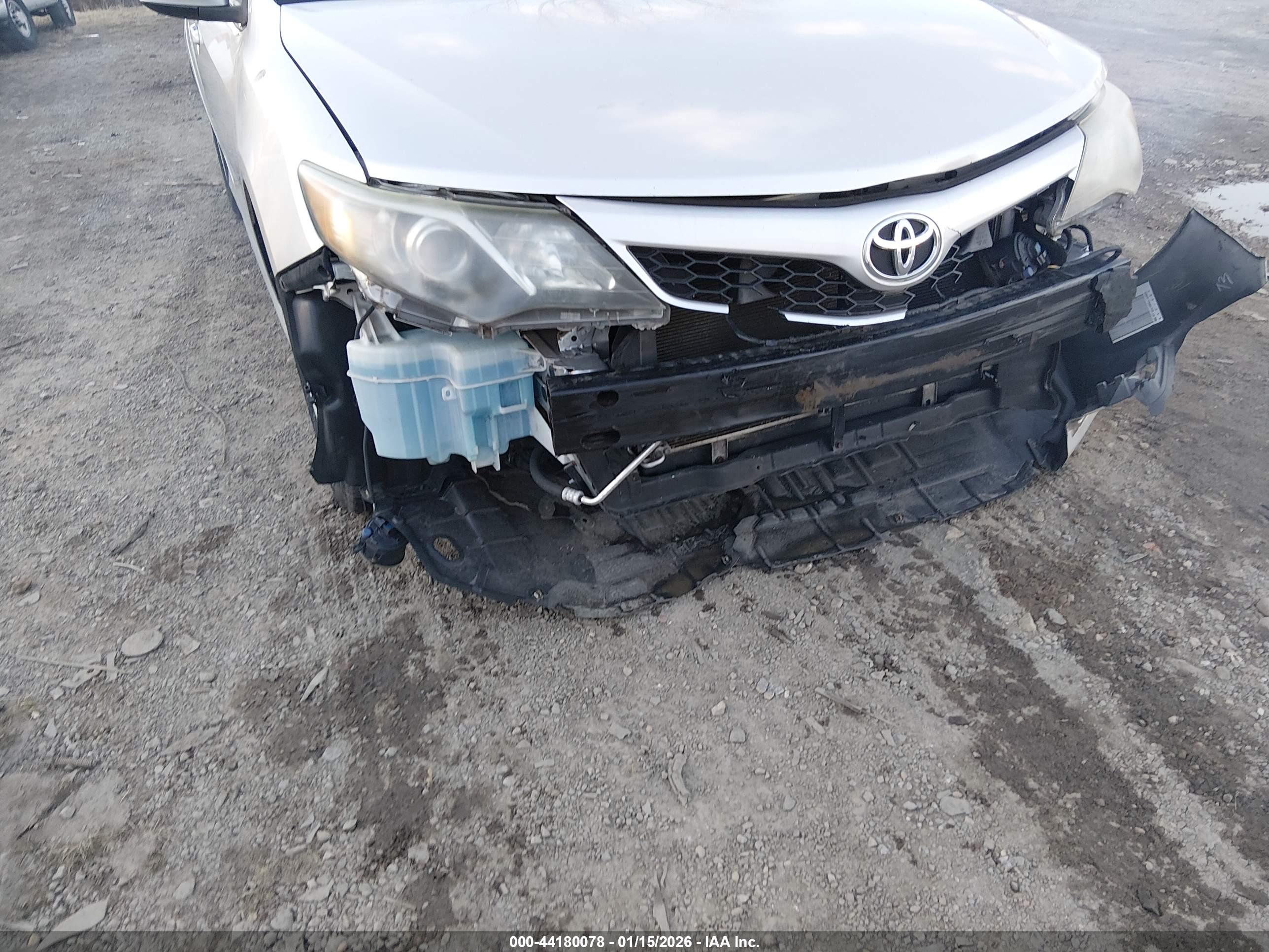 TOYOTA CAMRY image 6