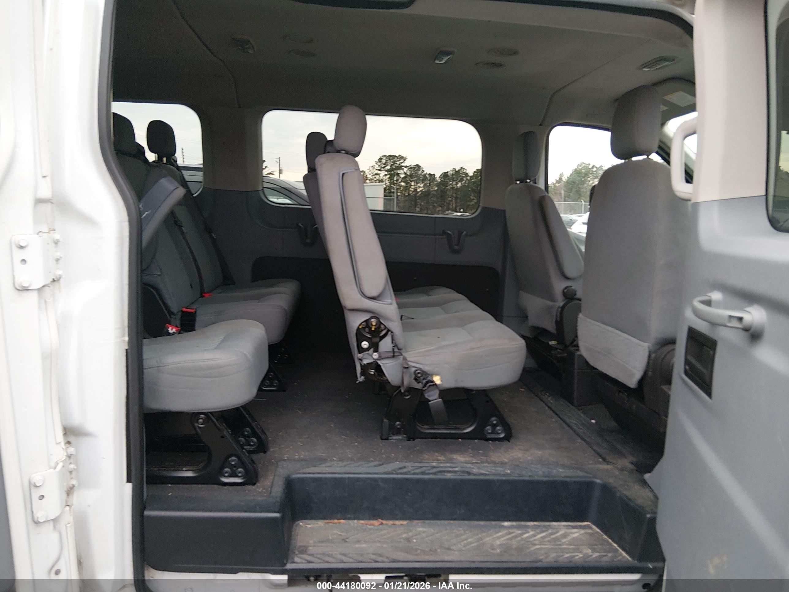 FORD TRANSIT-350 image 8