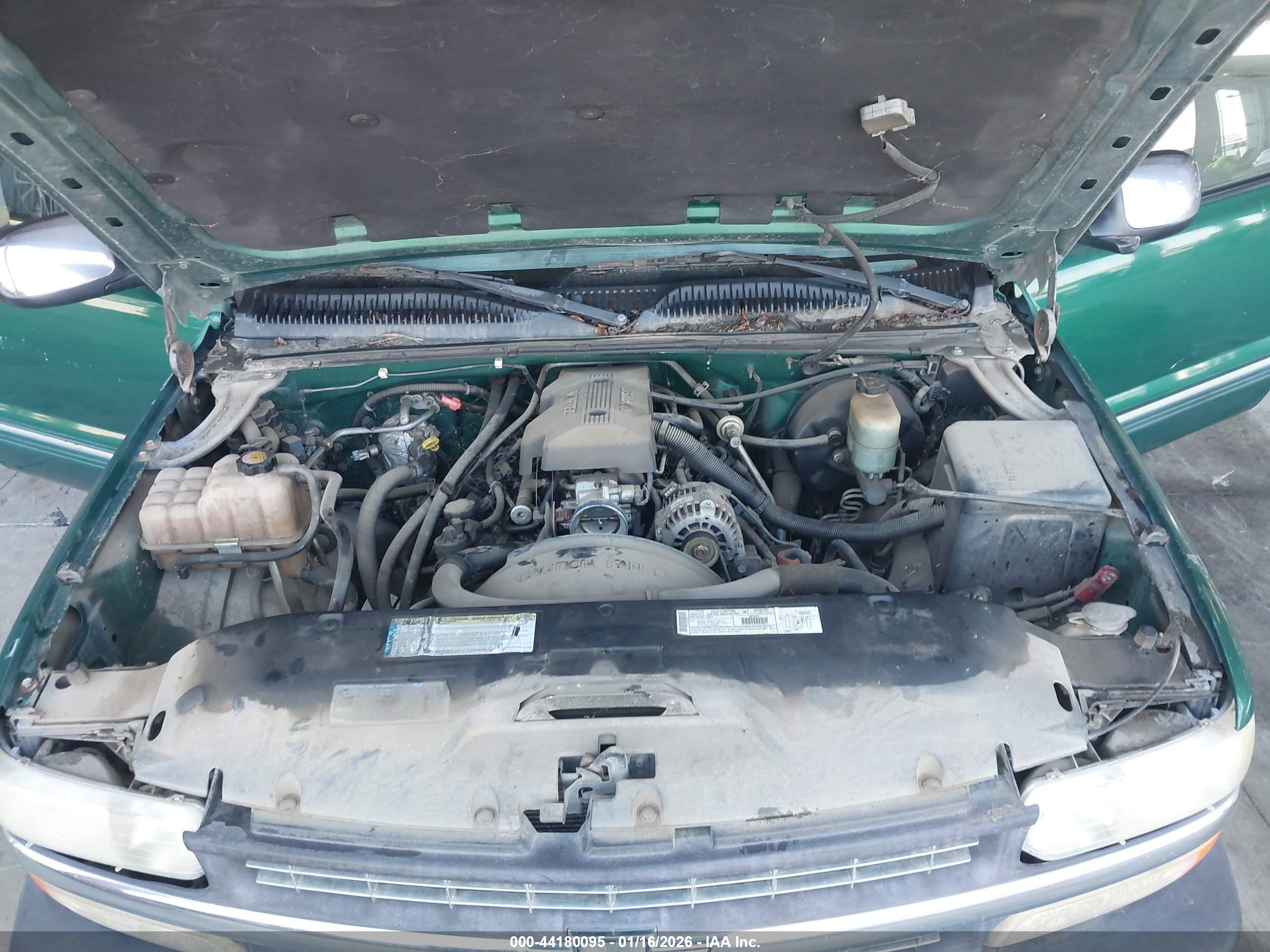 CHEVROLET SILVERADO image 10