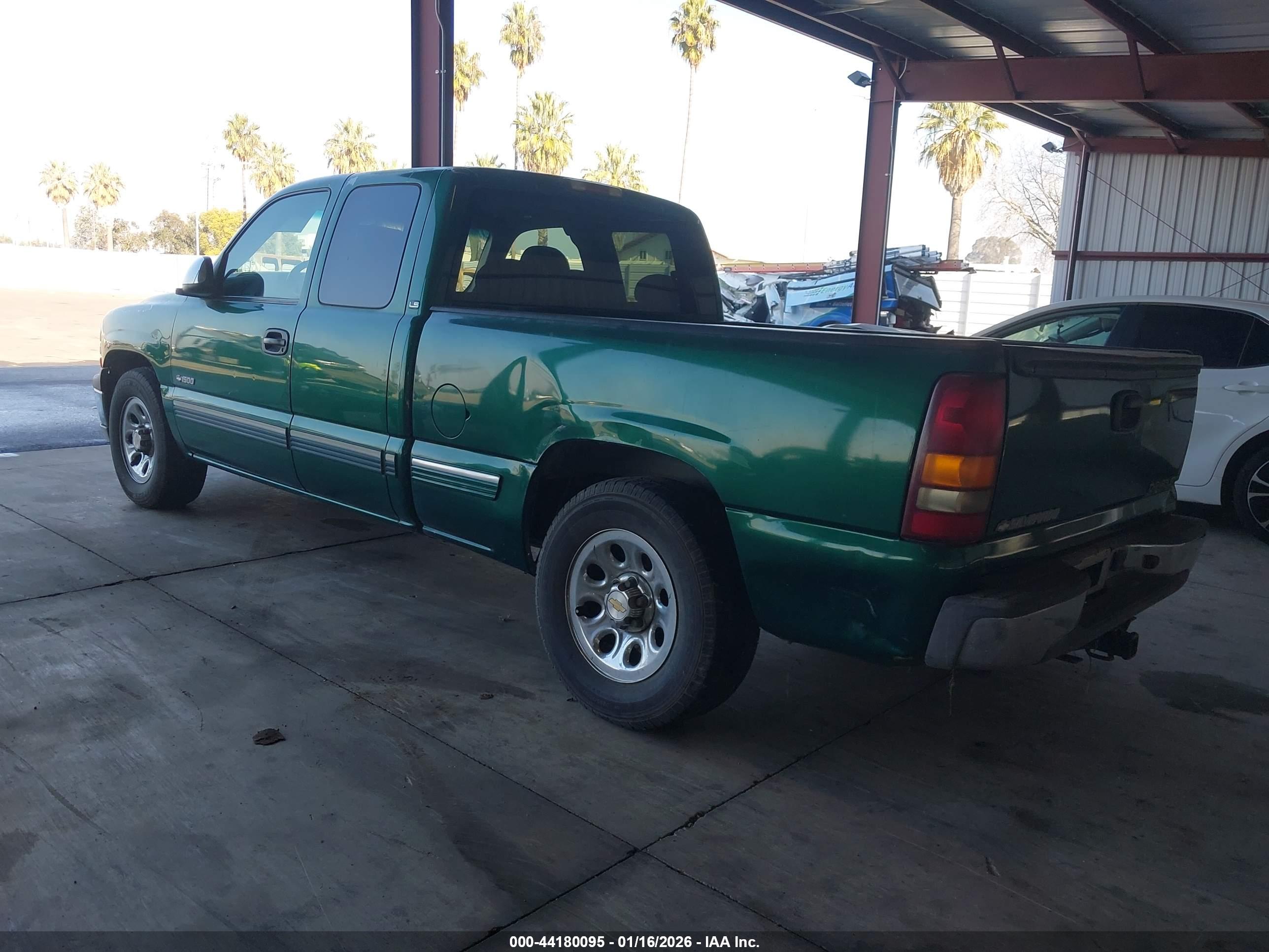 CHEVROLET SILVERADO image 3