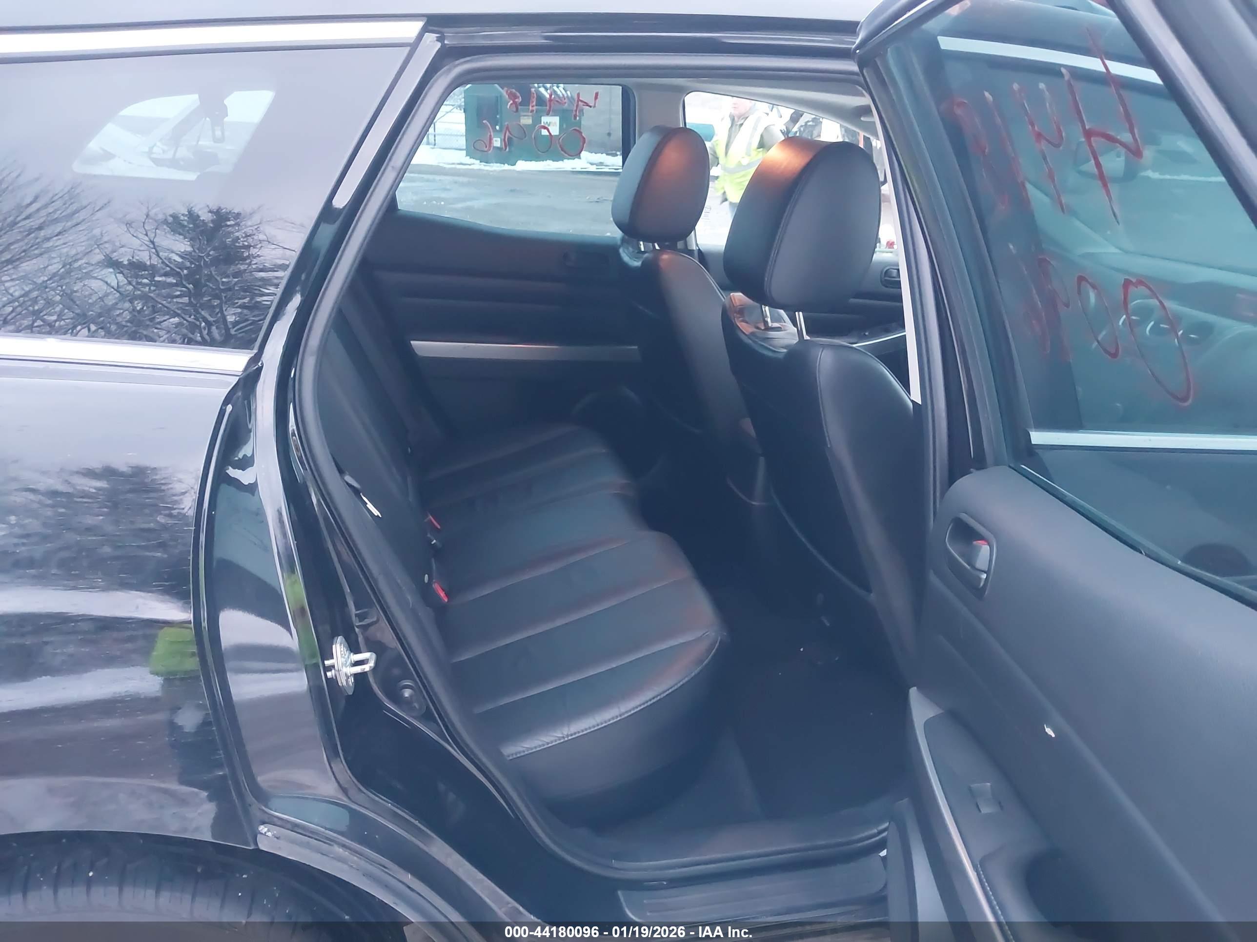 MAZDA CX-7 image 8