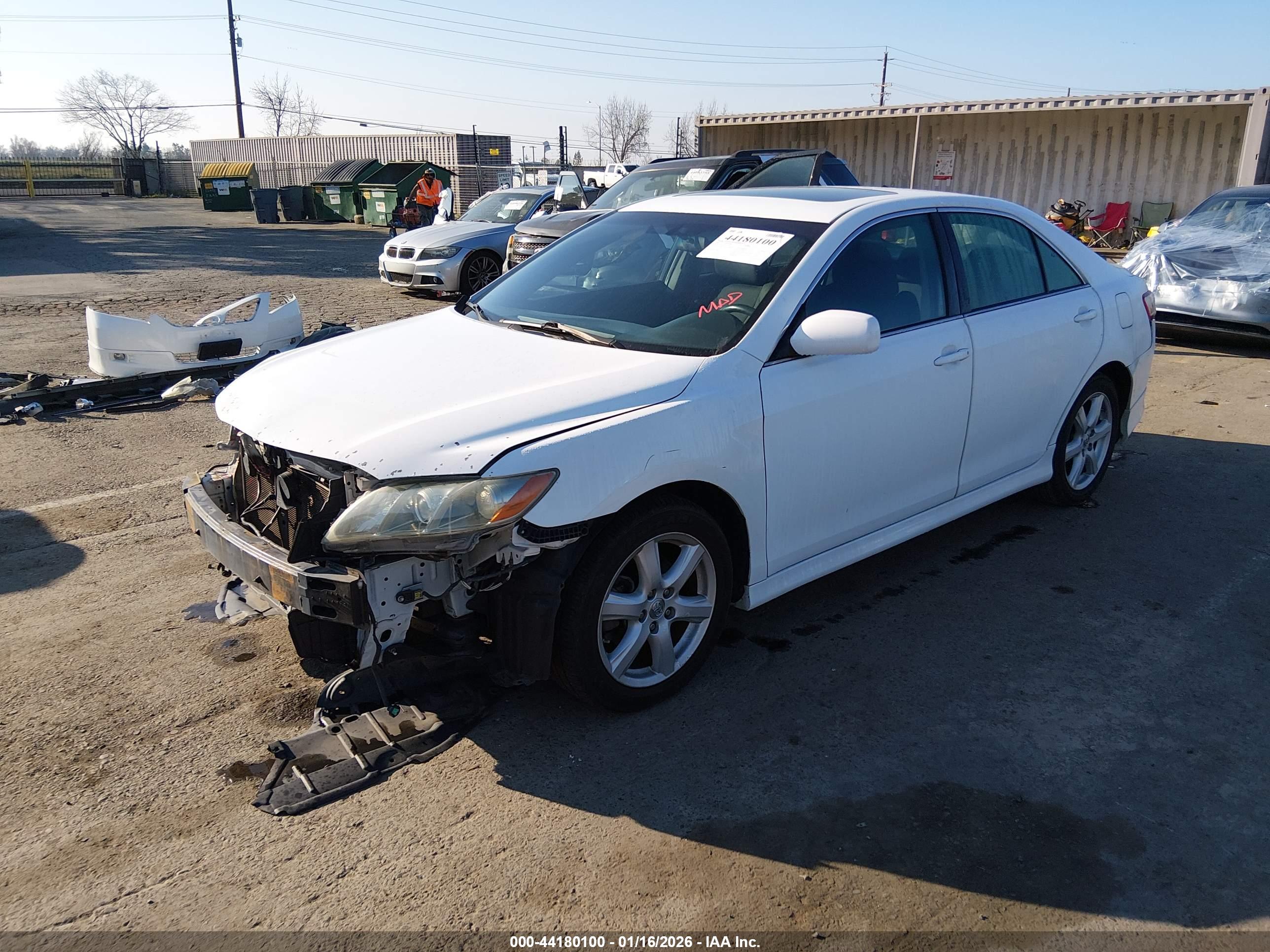 TOYOTA CAMRY image 2
