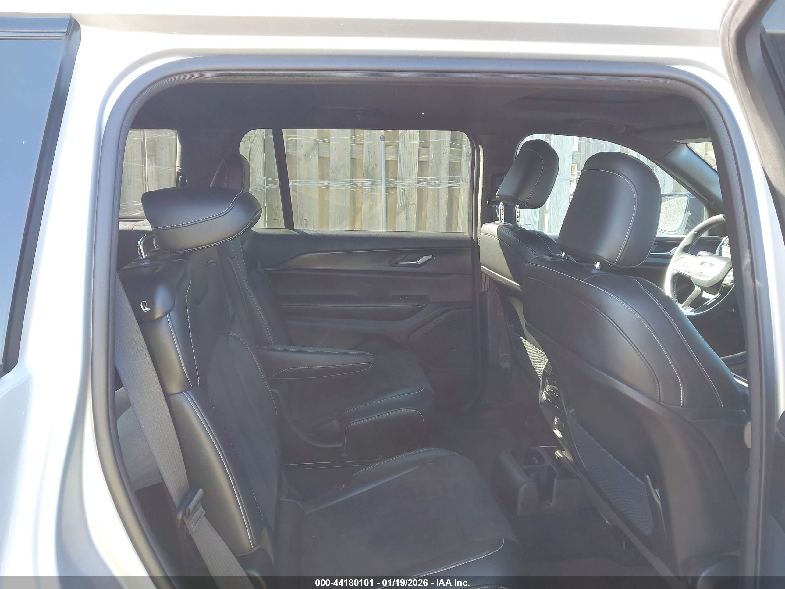 JEEP GRAND image 8