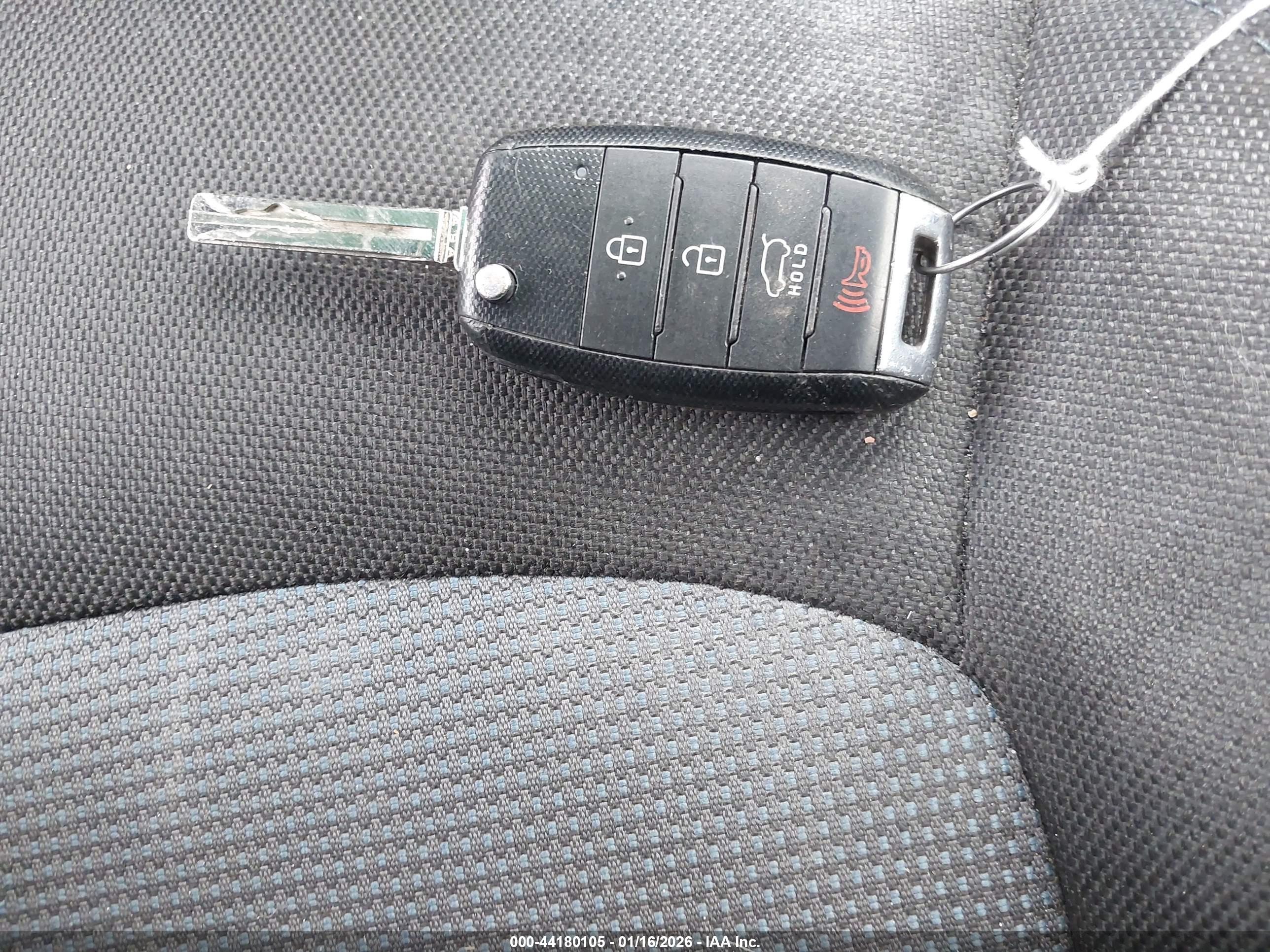 KIA SPORTAGE image 11