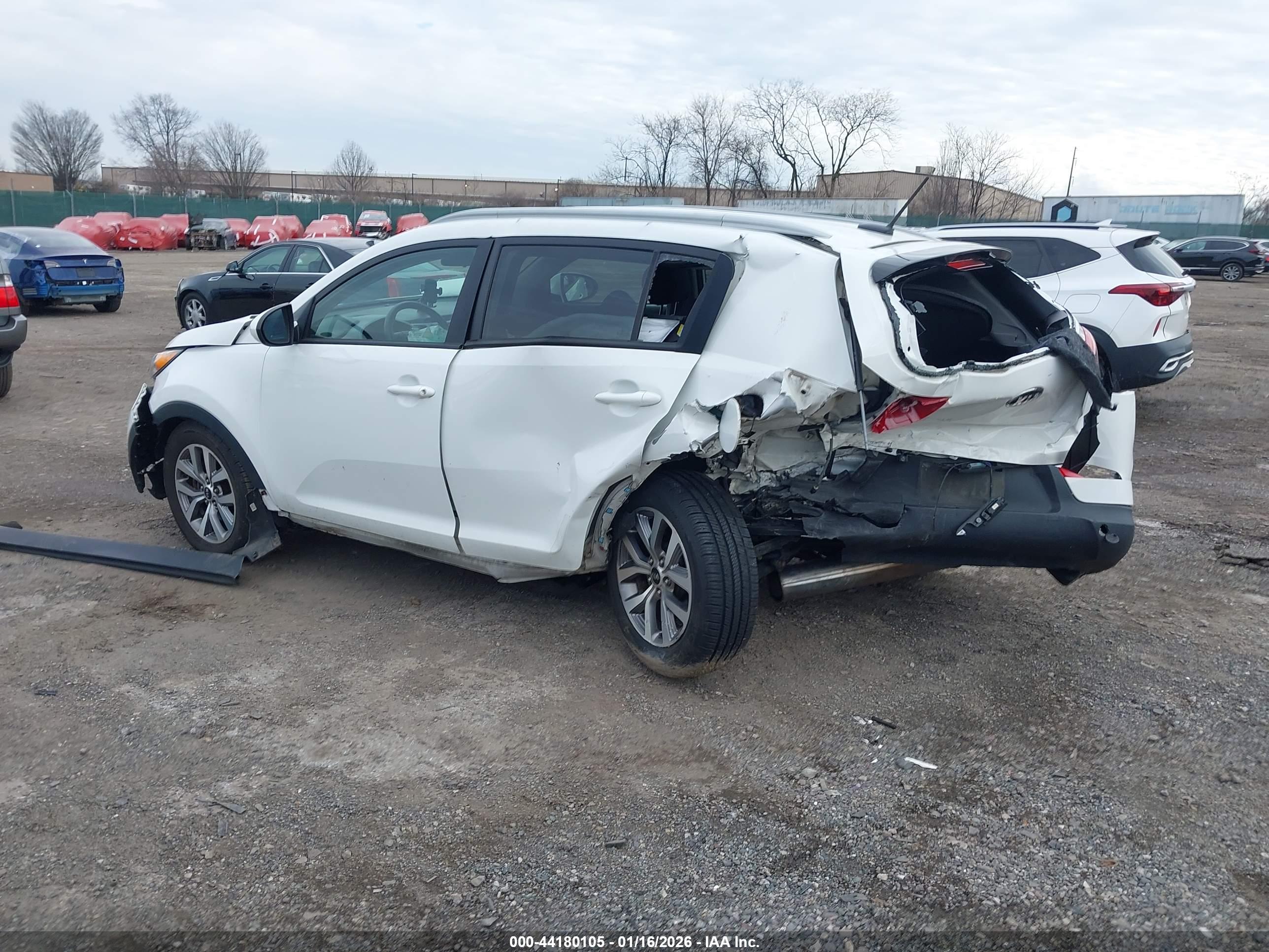 KIA SPORTAGE image 3