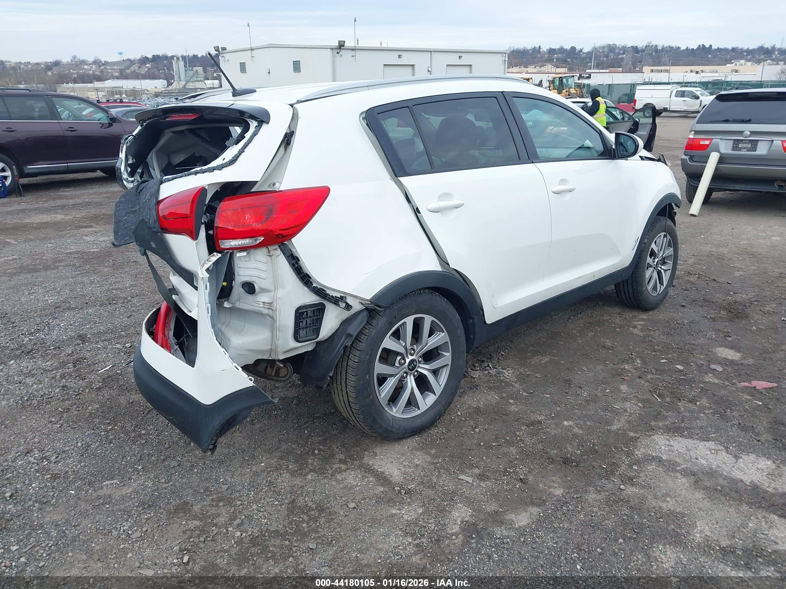KIA SPORTAGE image 4