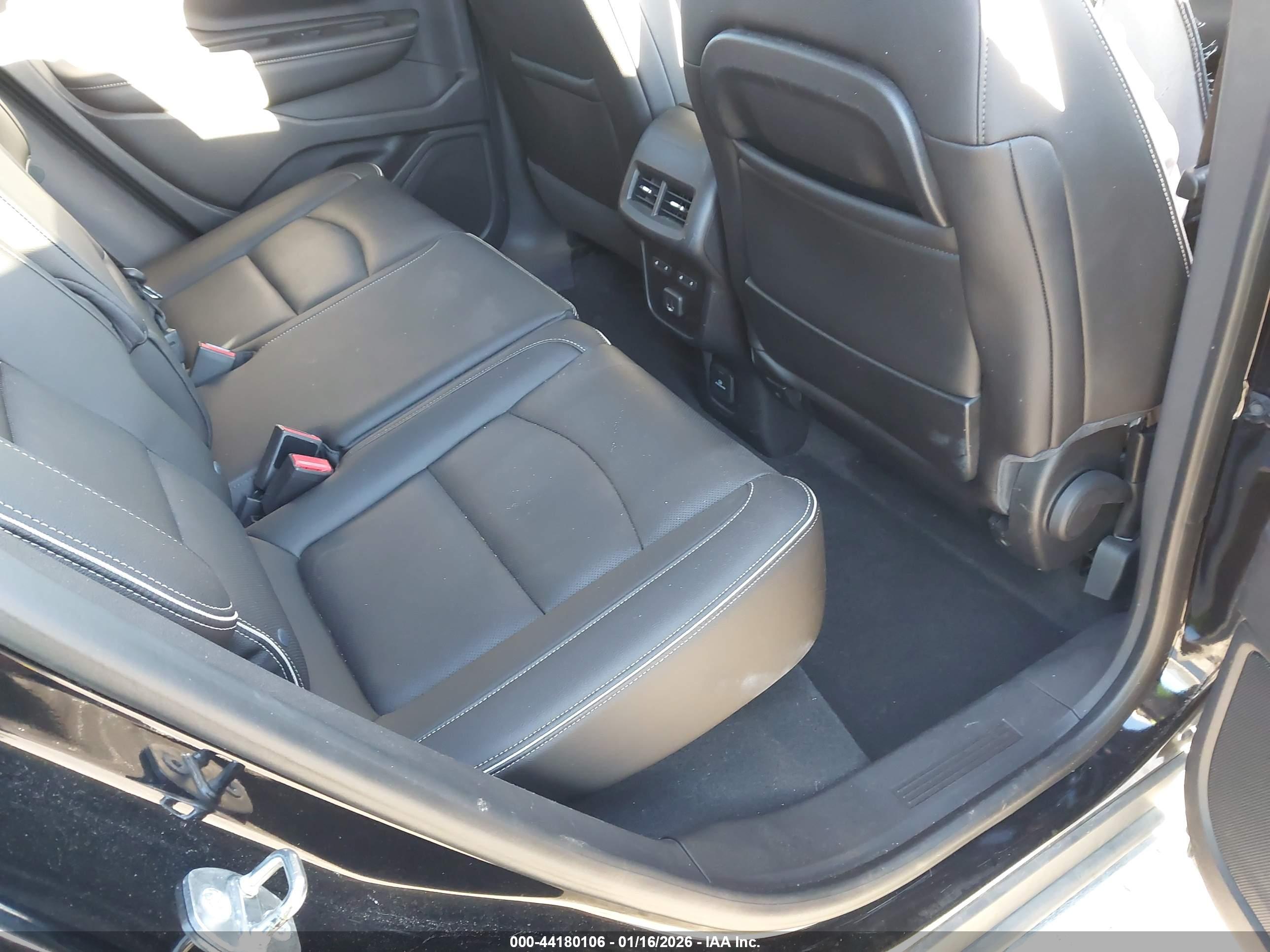 GMC TERRAIN image 8