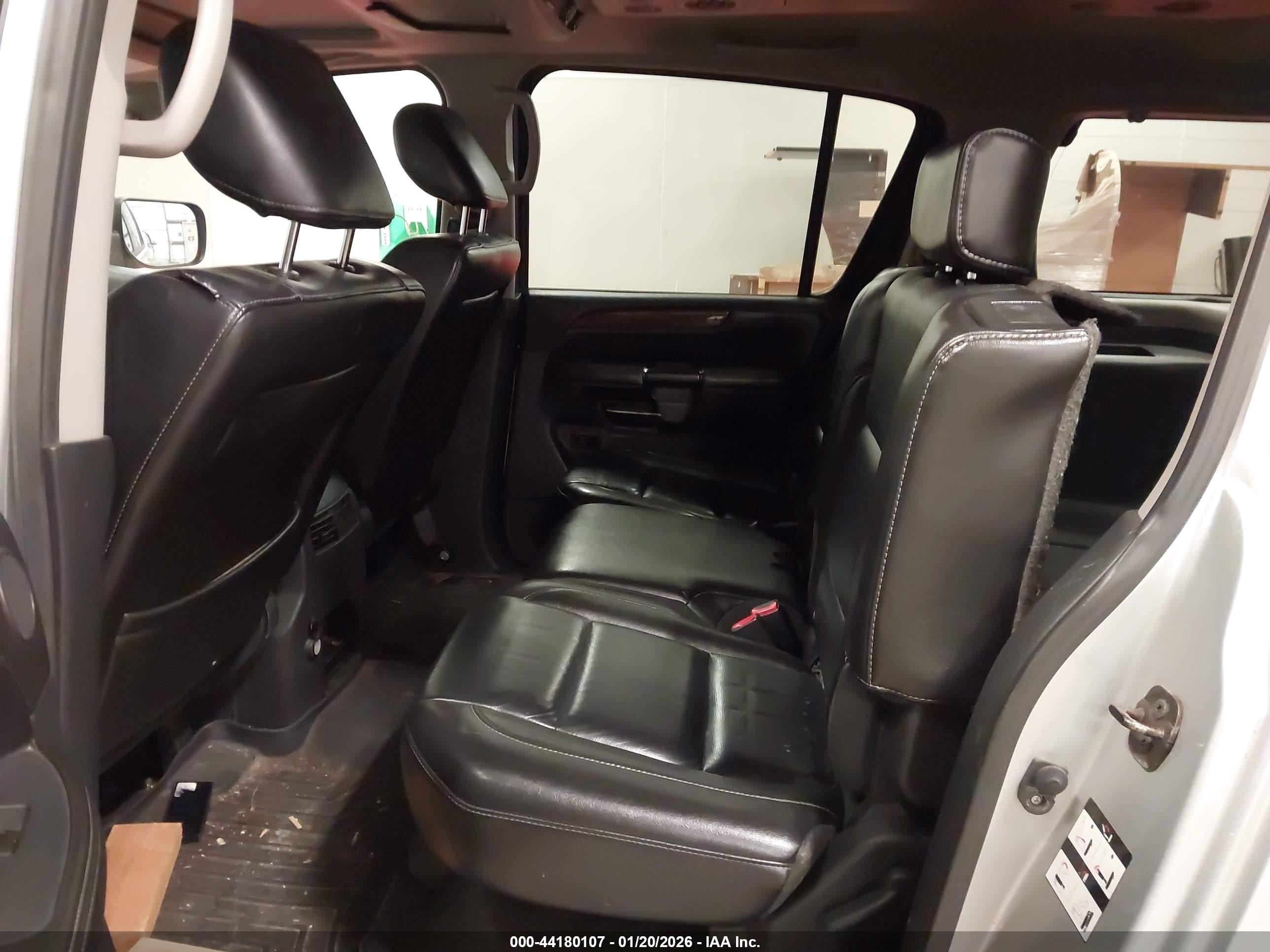 NISSAN ARMADA image 8