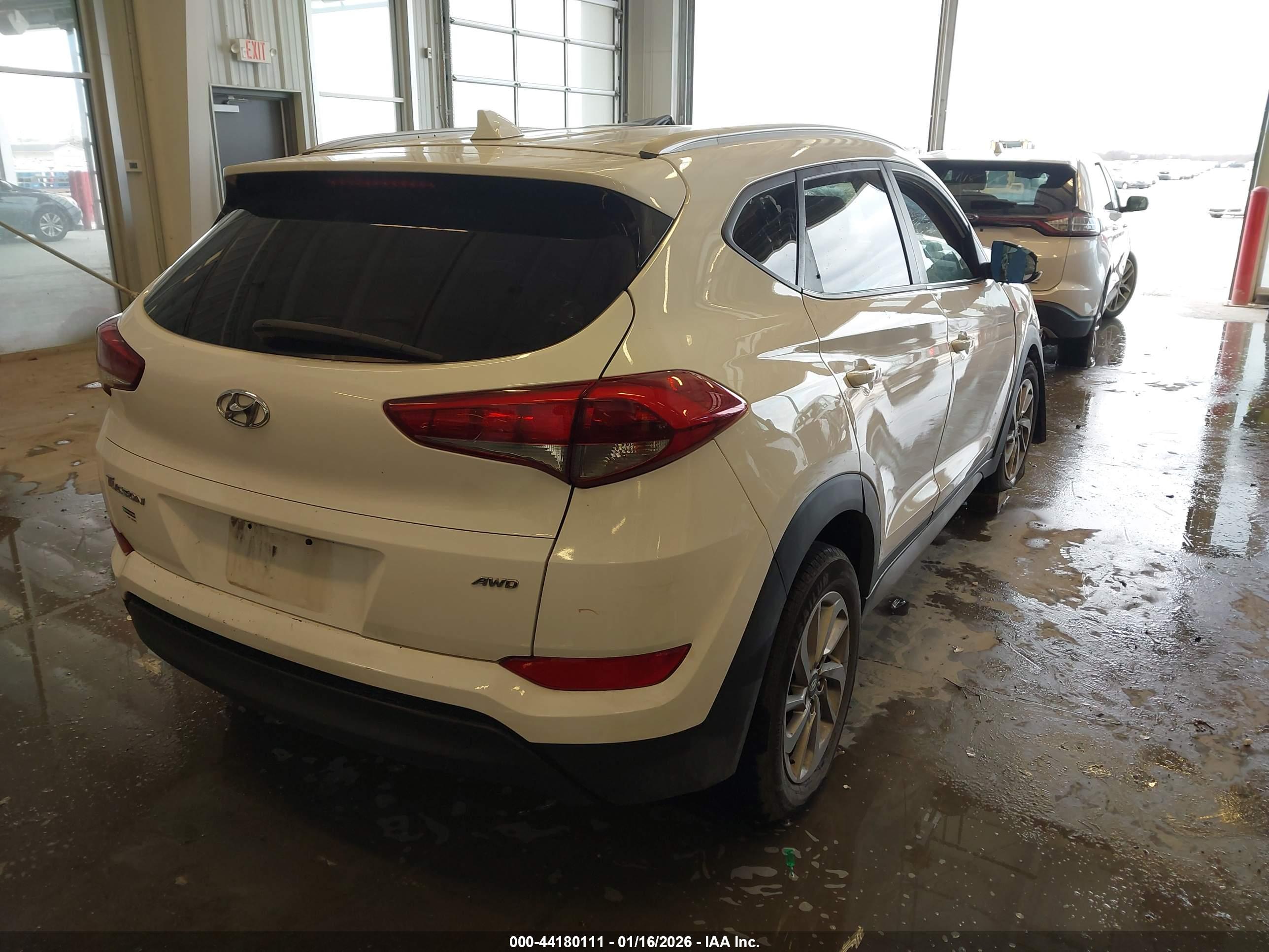 HYUNDAI TUCSON image 4