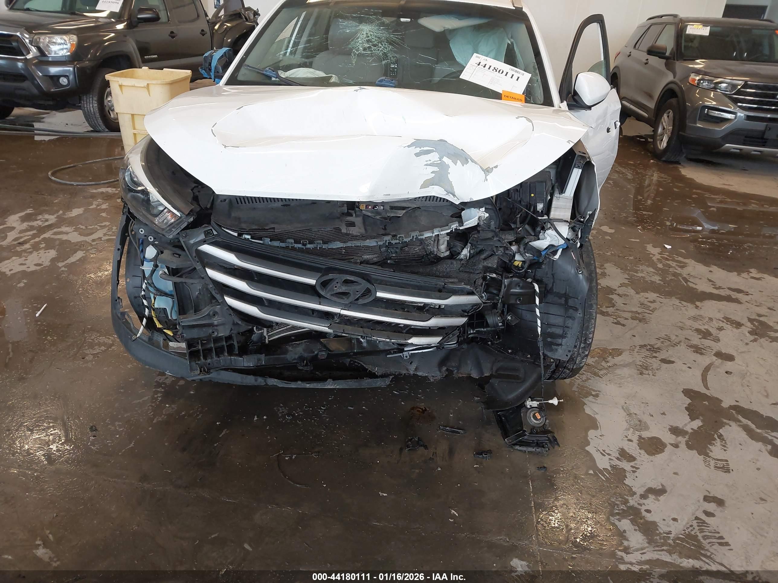 HYUNDAI TUCSON image 6