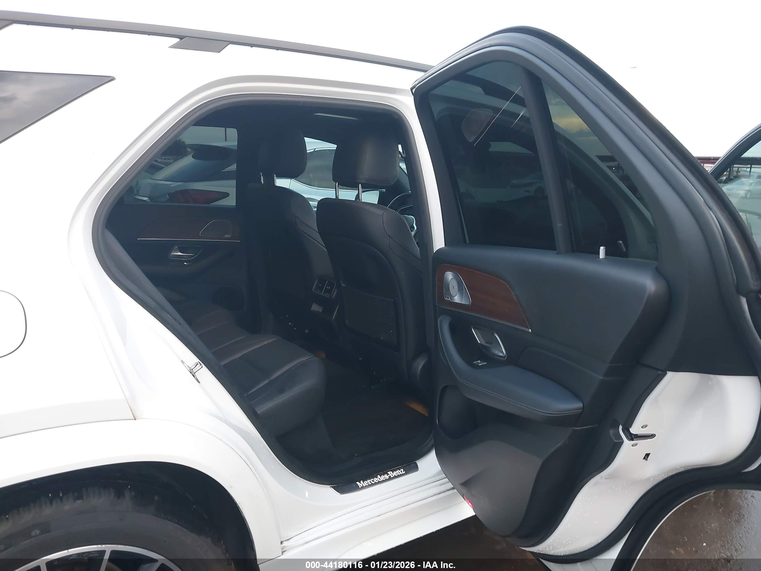 MERCEDES-BENZ GLE image 8