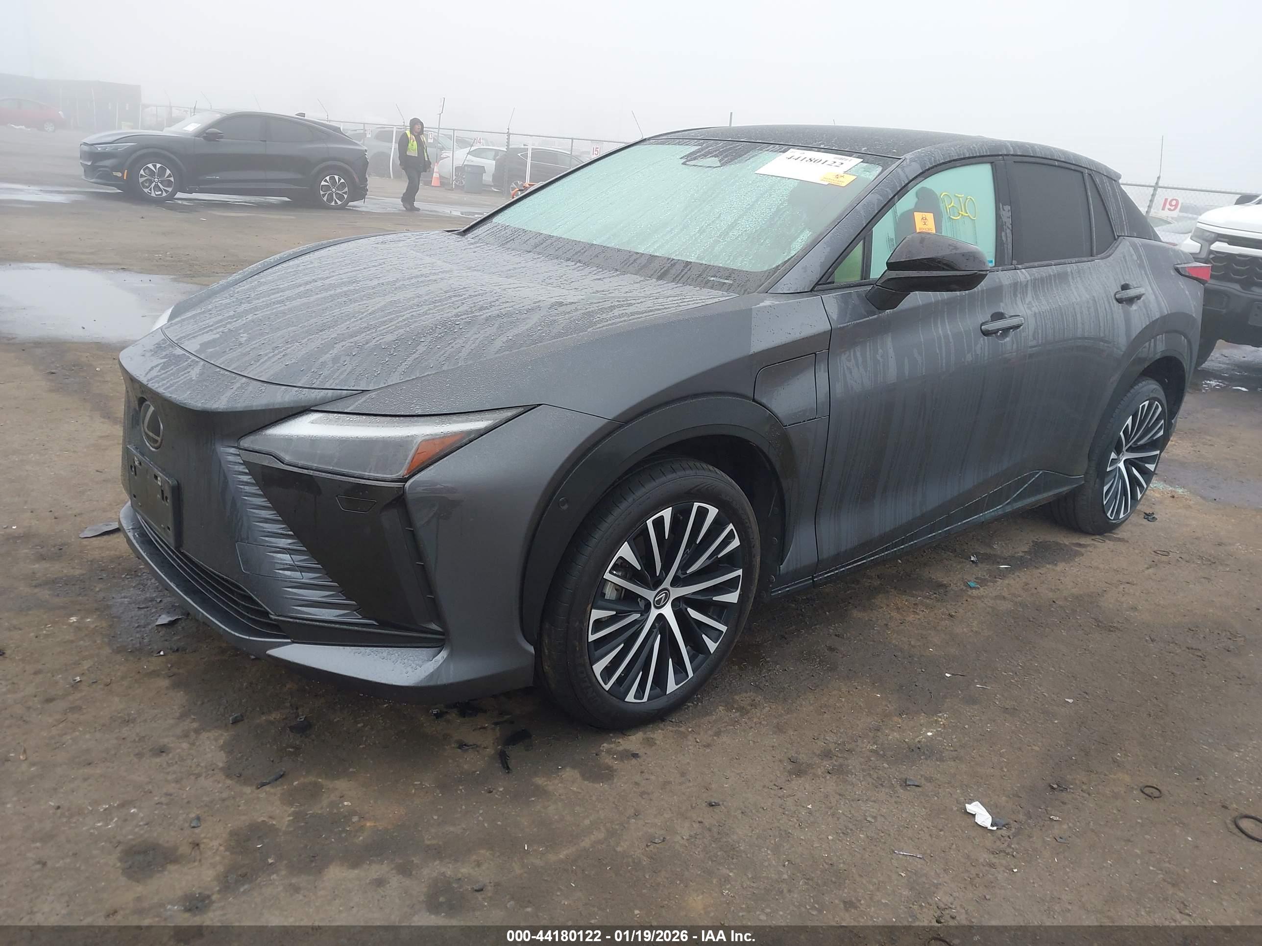 LEXUS RZ image 2