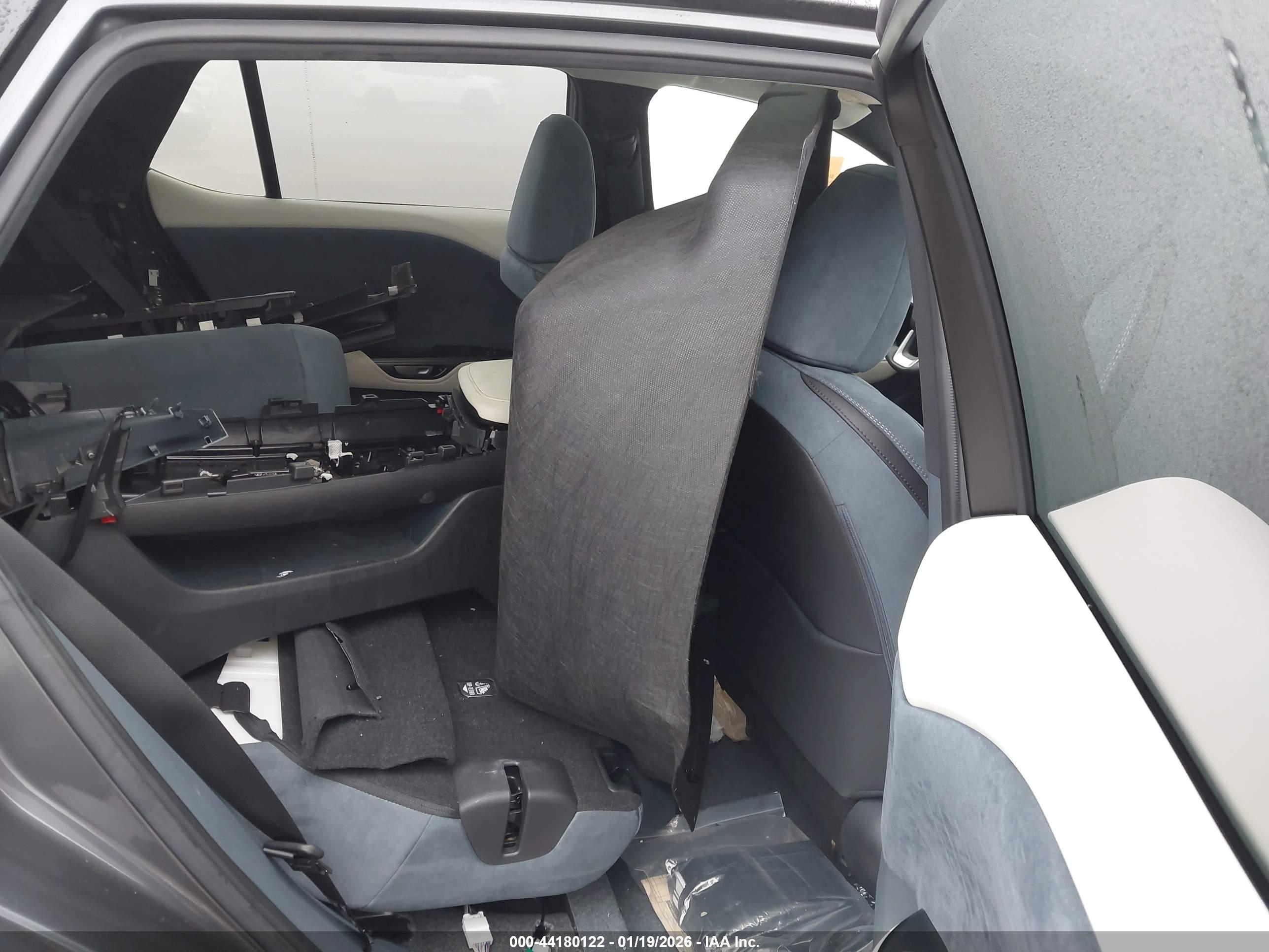 LEXUS RZ image 8