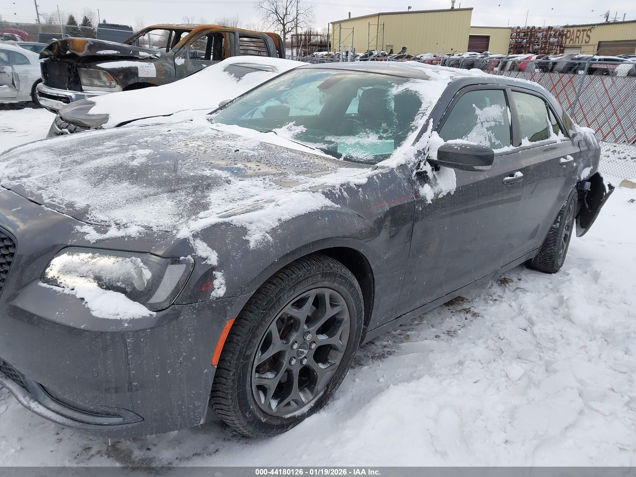 CHRYSLER 300 image 2