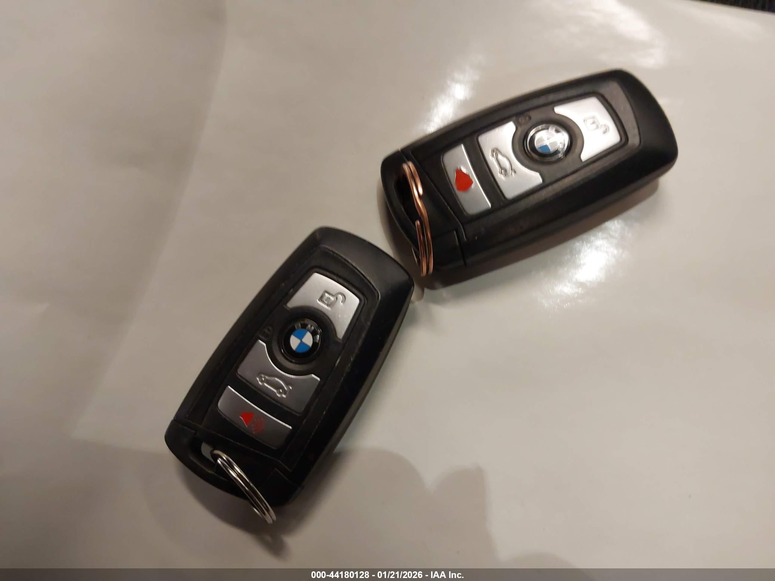 BMW 320I image 11