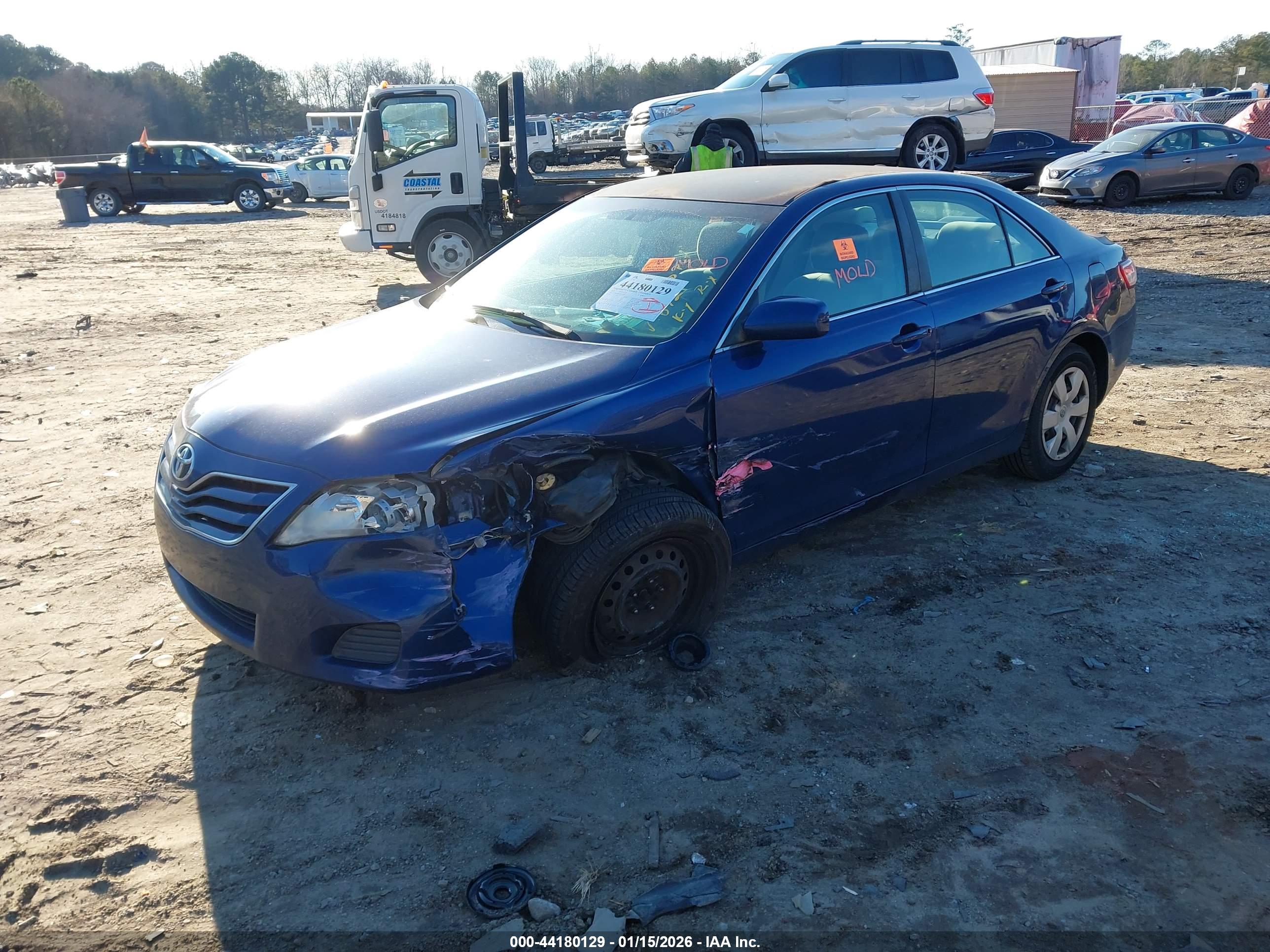 TOYOTA CAMRY image 2