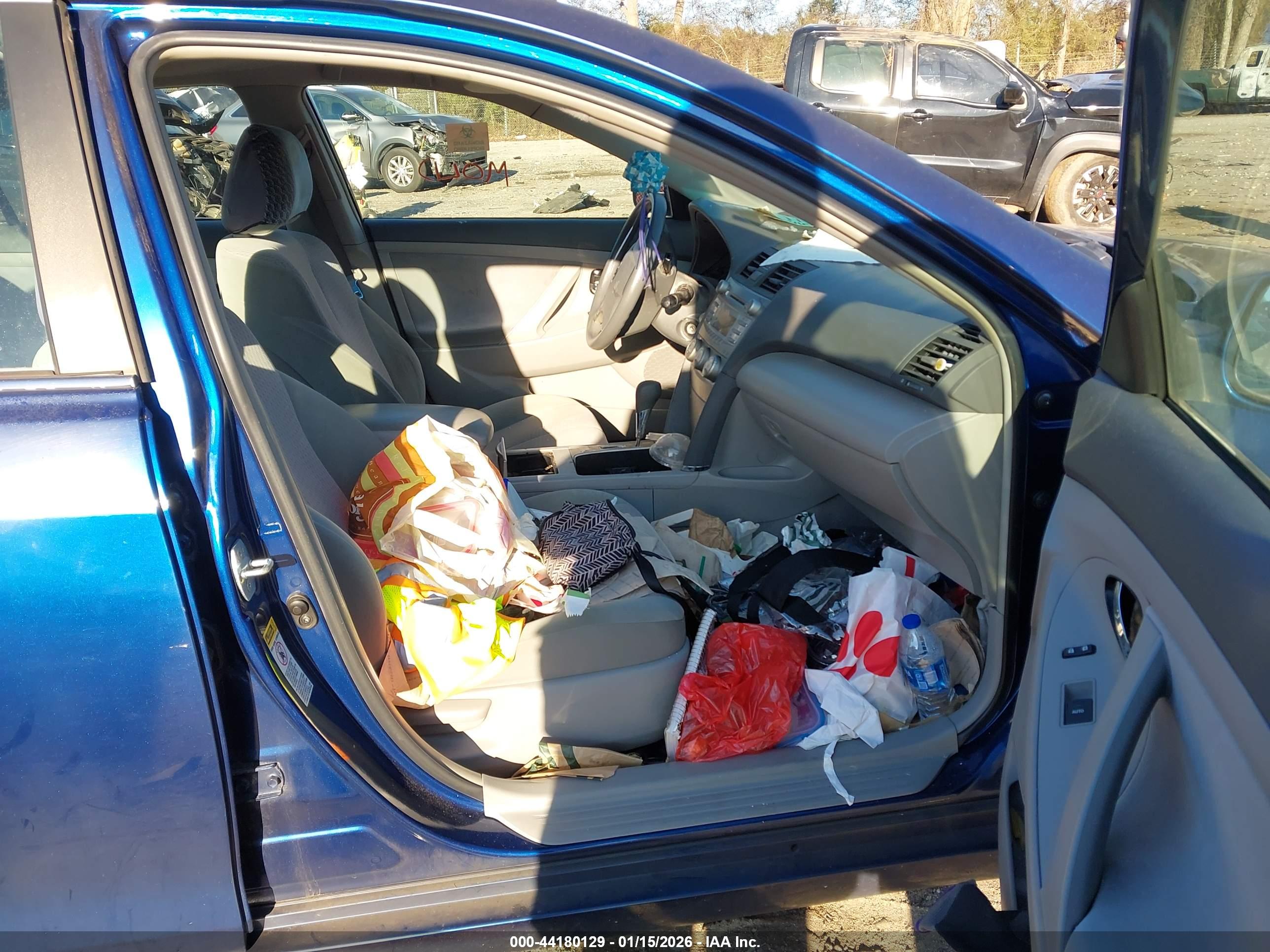 TOYOTA CAMRY image 5