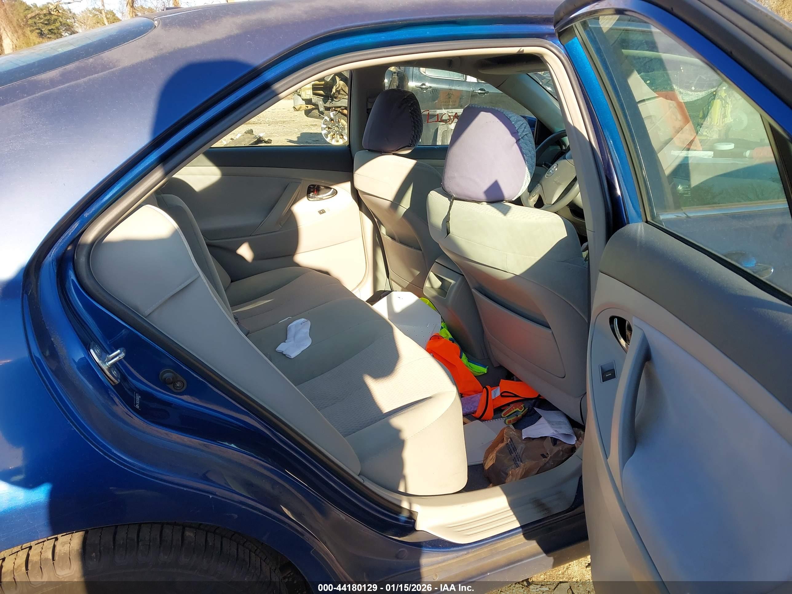 TOYOTA CAMRY image 8