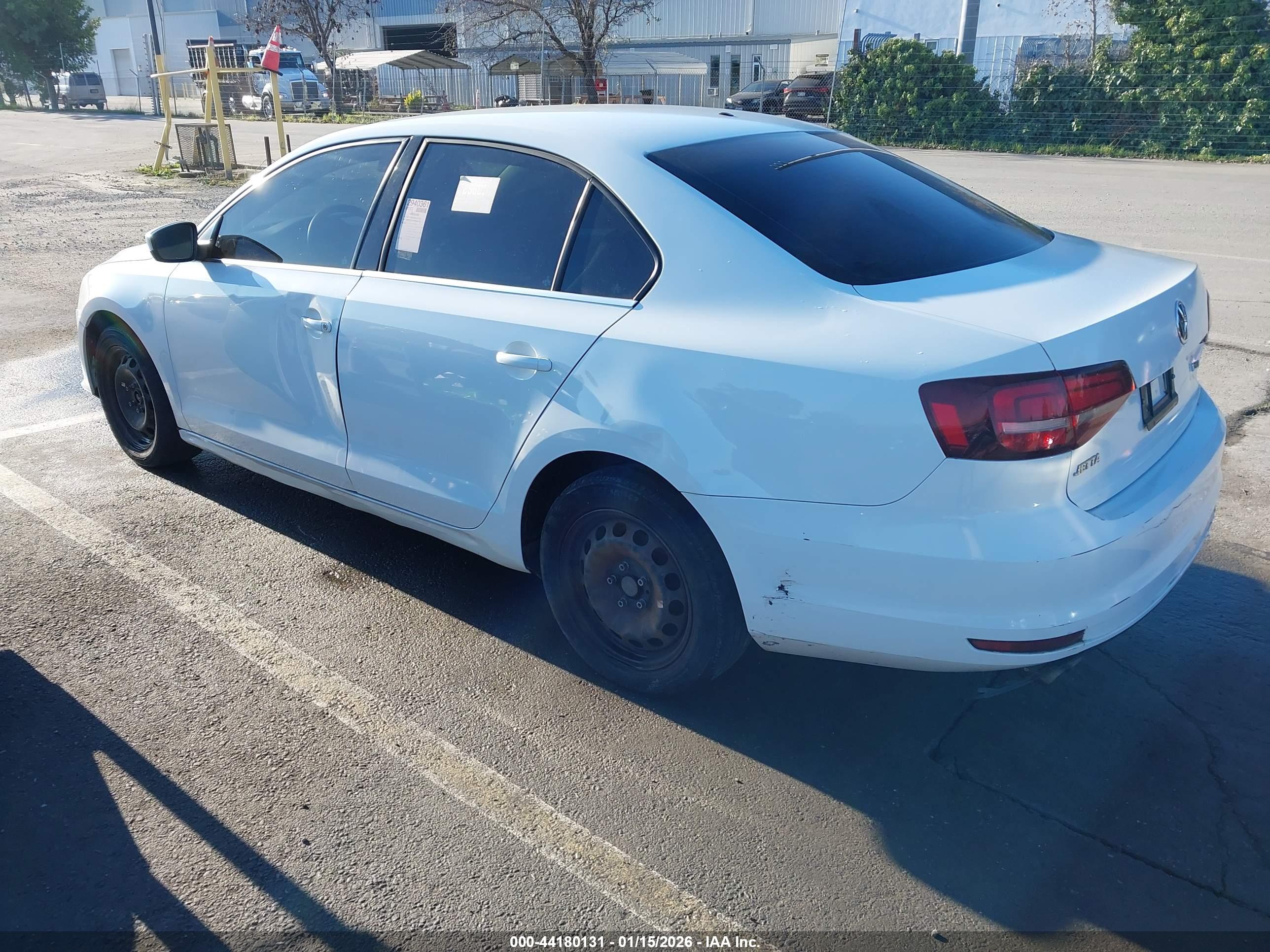 VOLKSWAGEN JETTA image 3