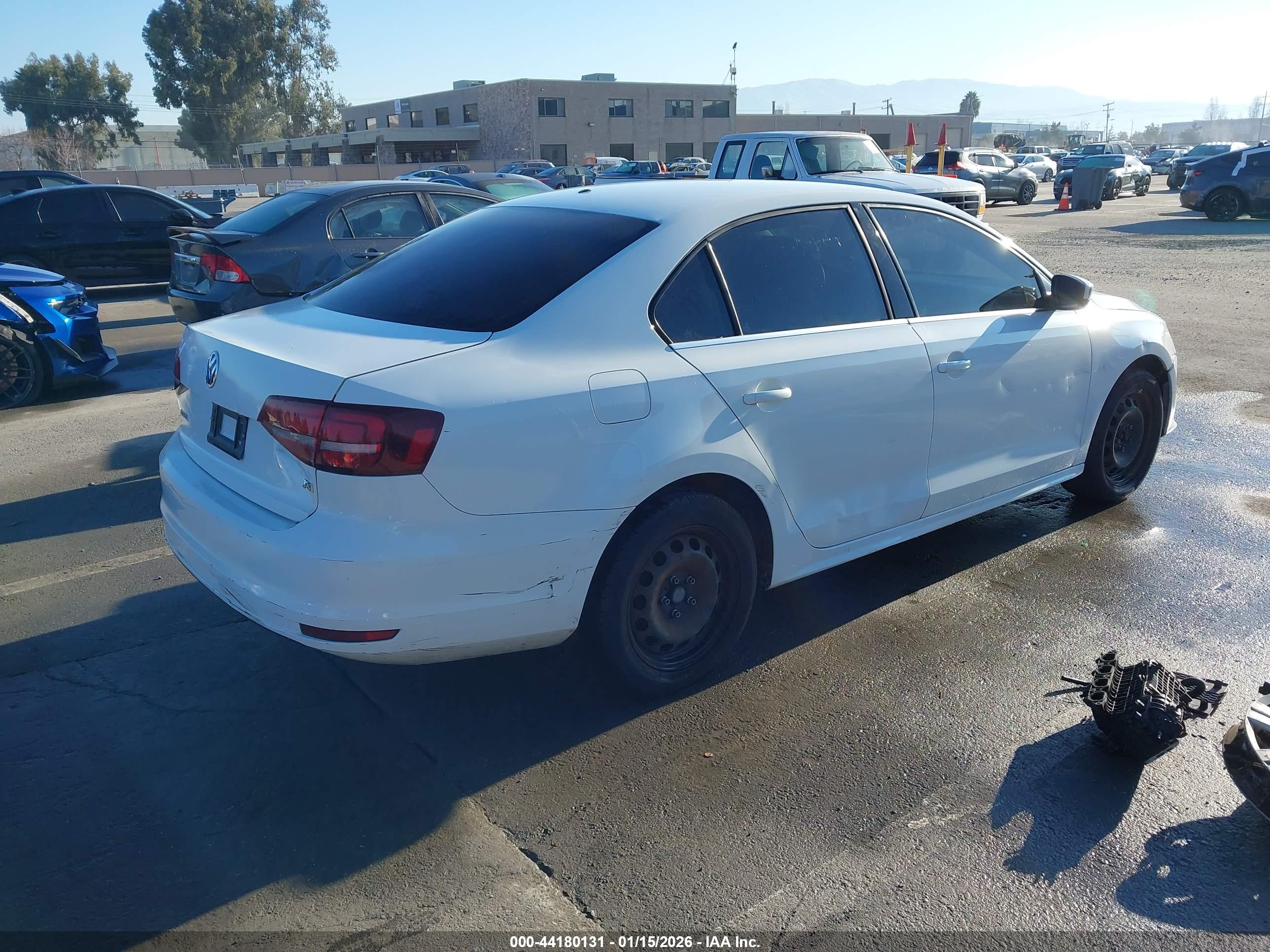VOLKSWAGEN JETTA image 4