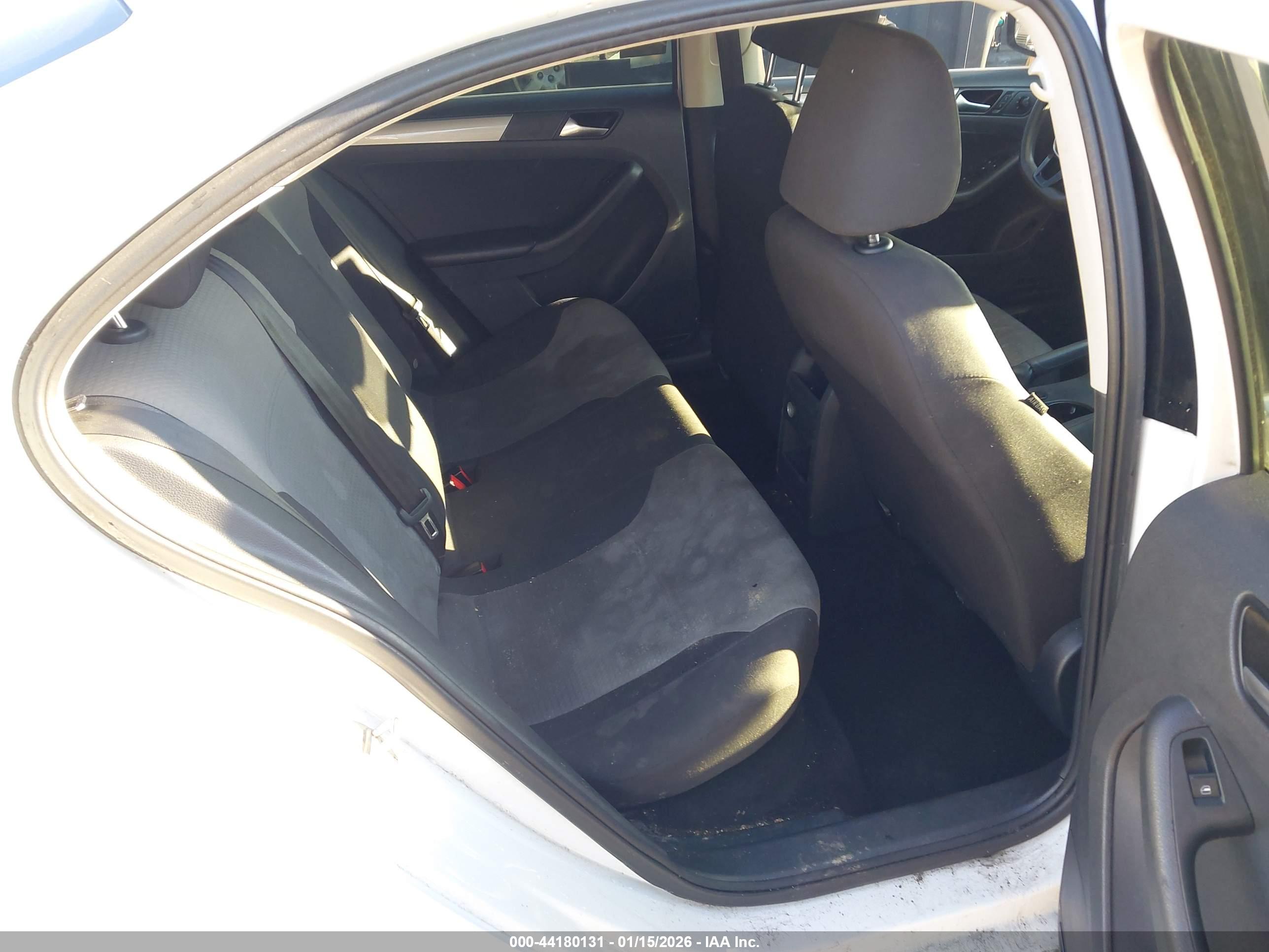VOLKSWAGEN JETTA image 8