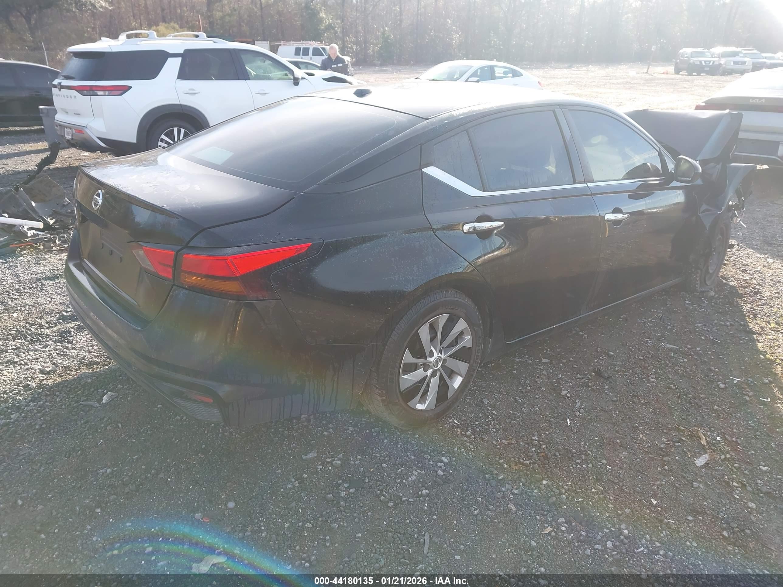 NISSAN ALTIMA image 4