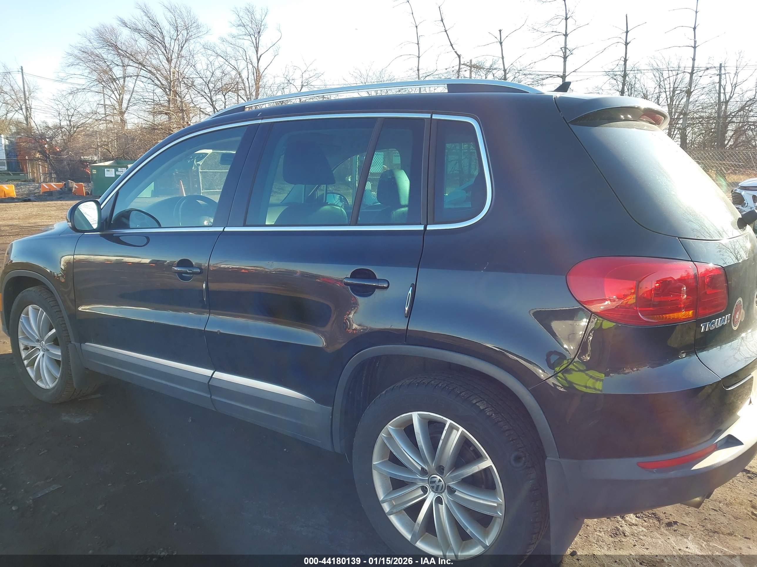 VOLKSWAGEN TIGUAN image 3