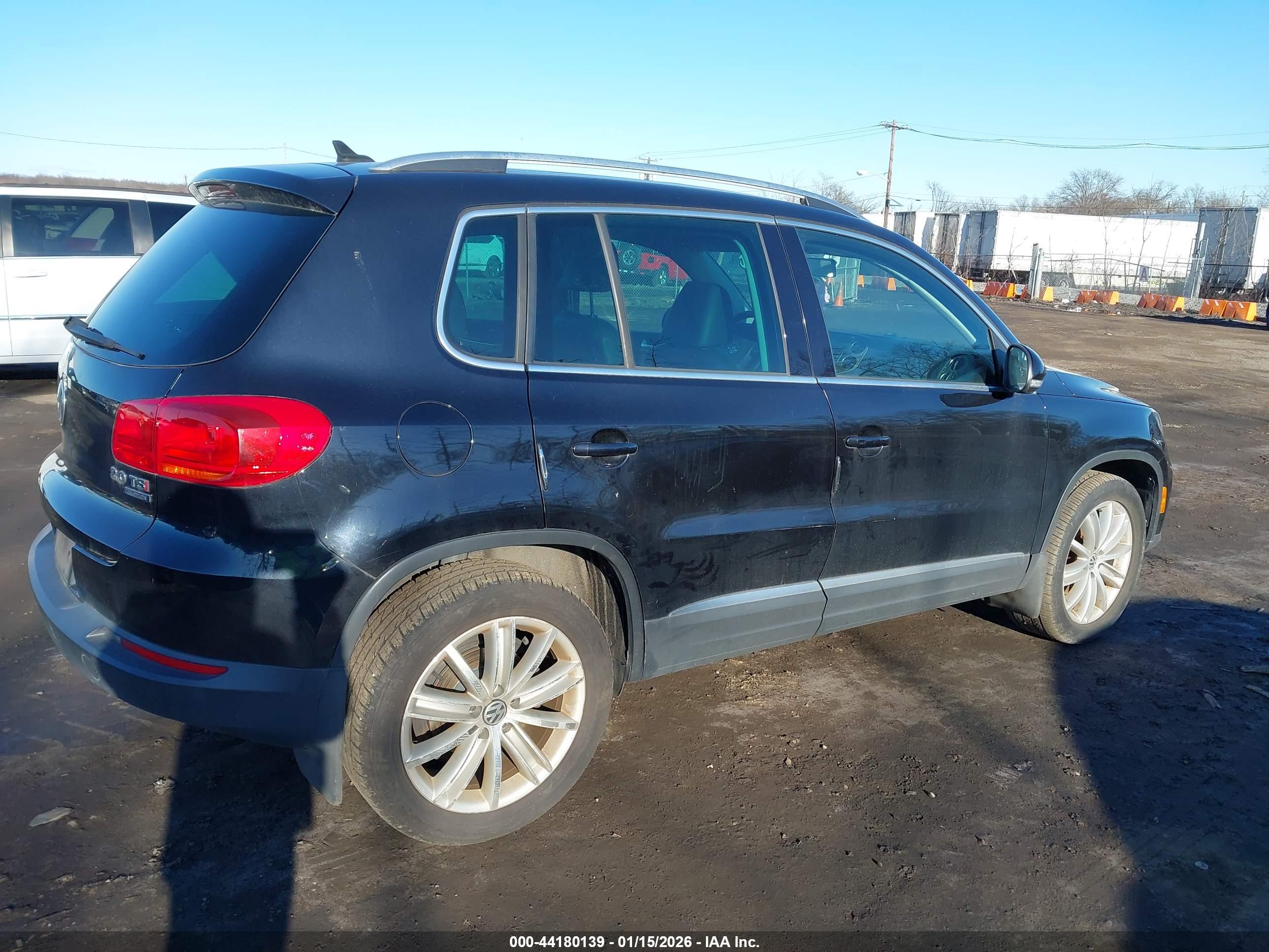 VOLKSWAGEN TIGUAN image 4