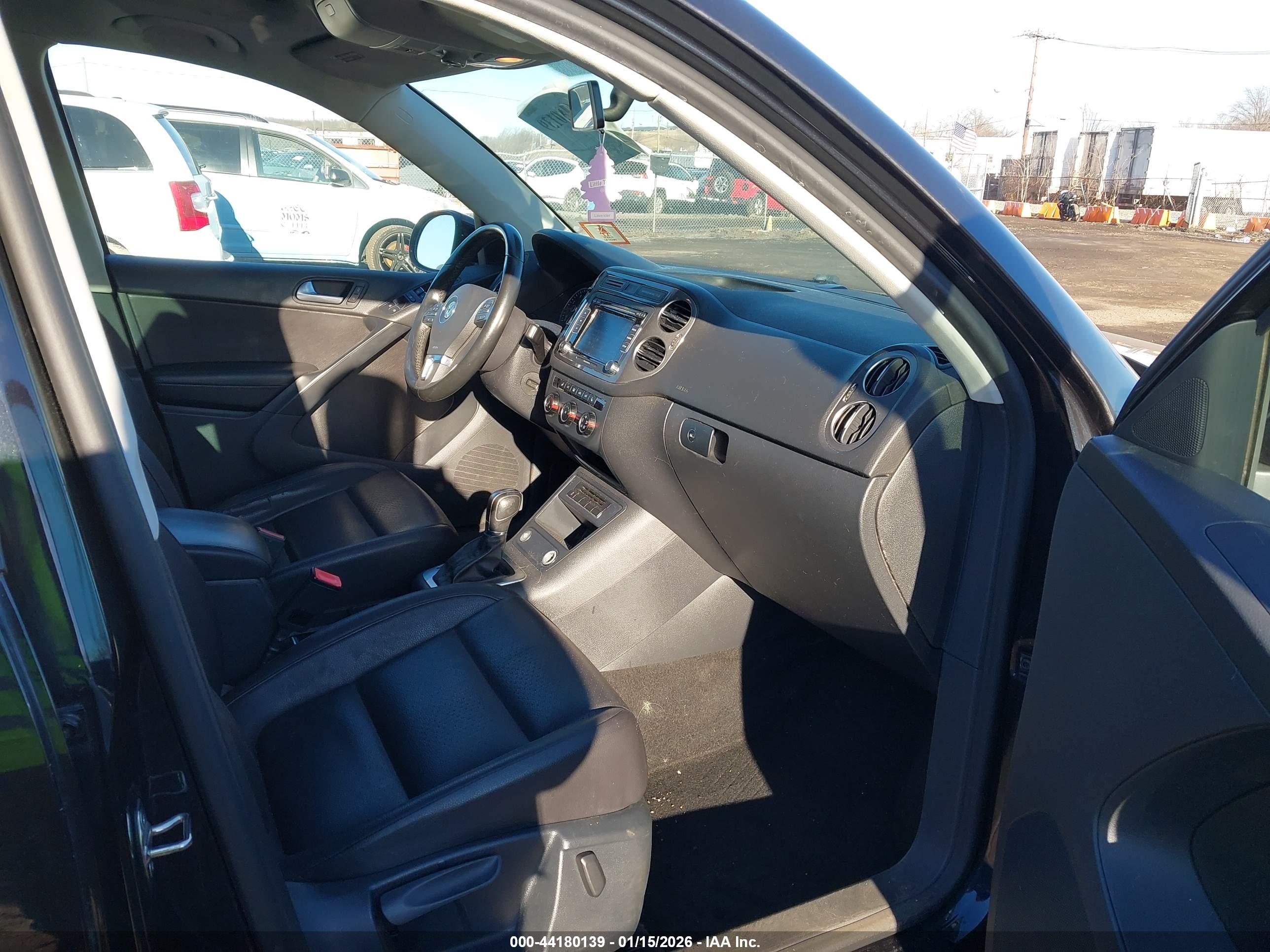 VOLKSWAGEN TIGUAN image 5