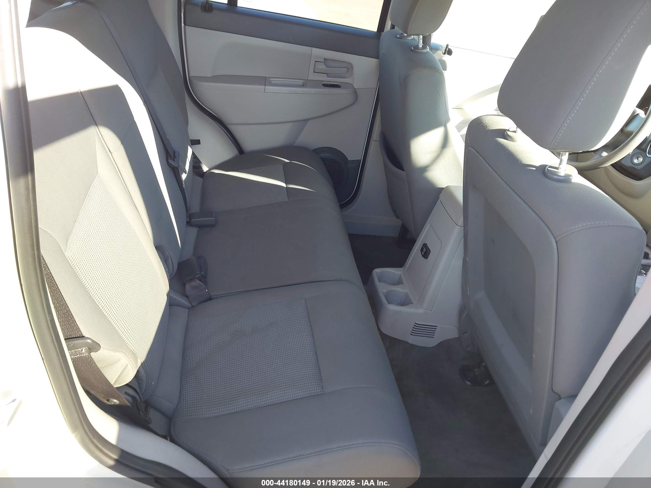 JEEP LIBERTY image 8