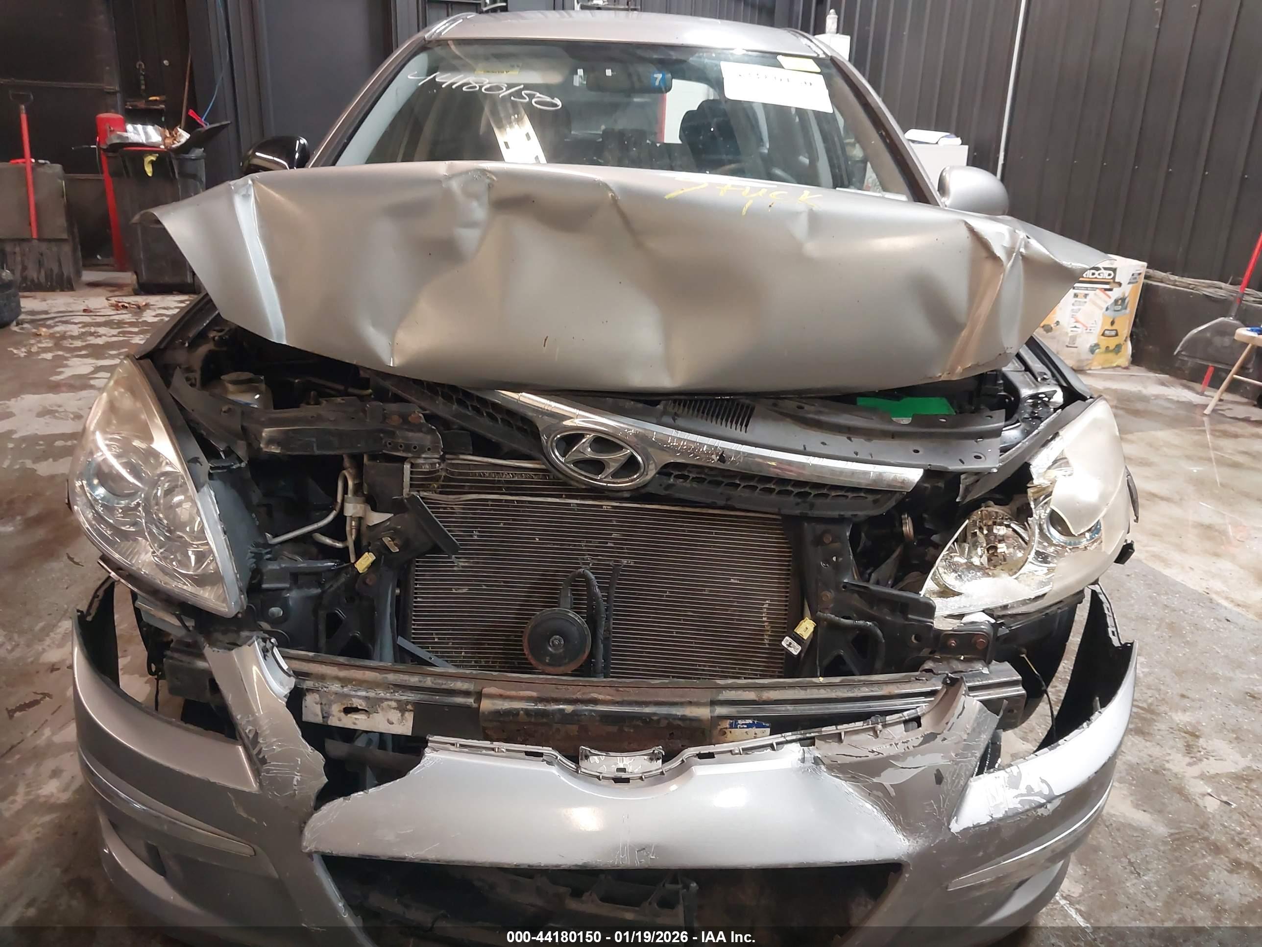 HYUNDAI ELANTRA image 6