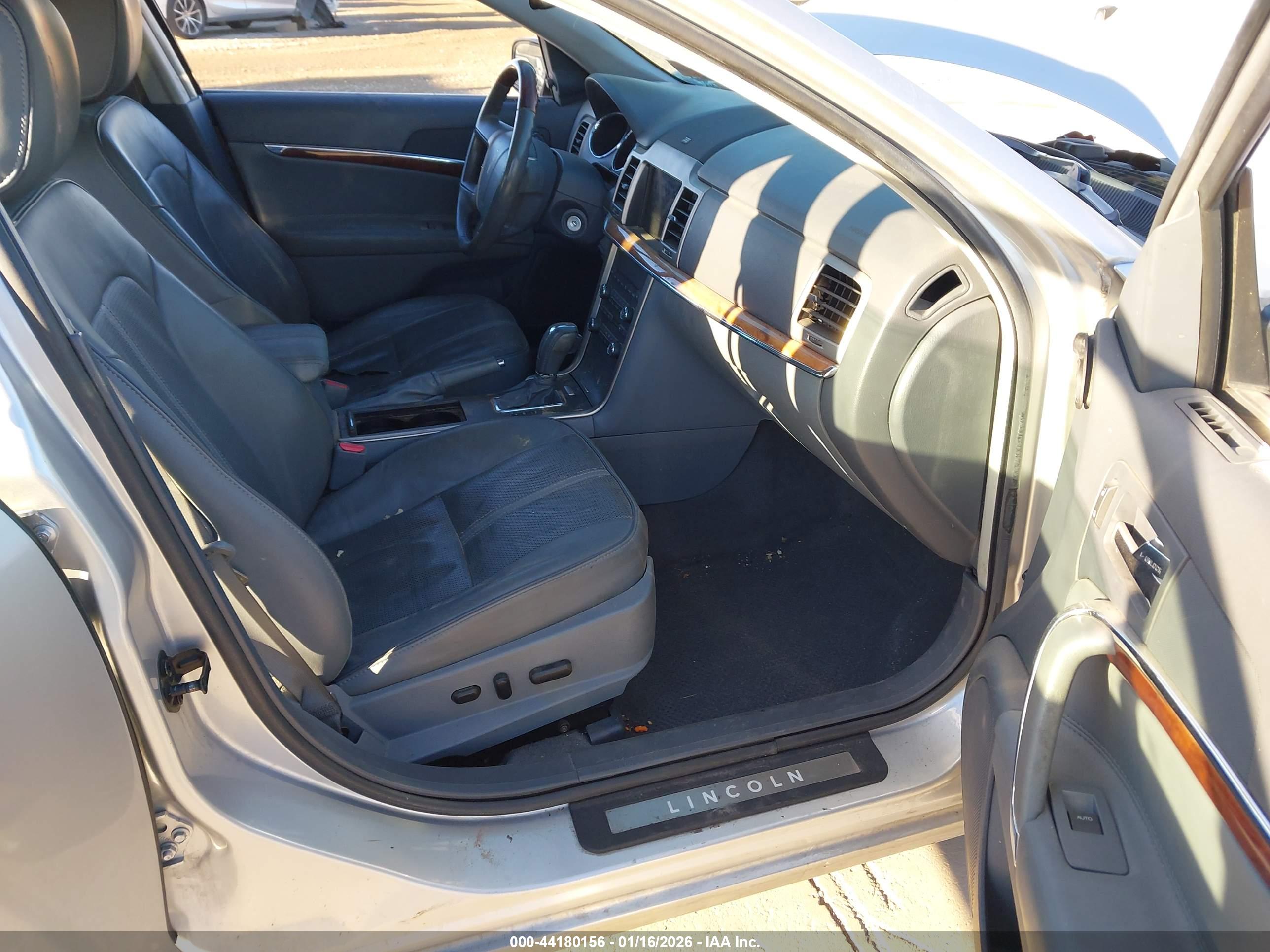 LINCOLN MKZ image 5