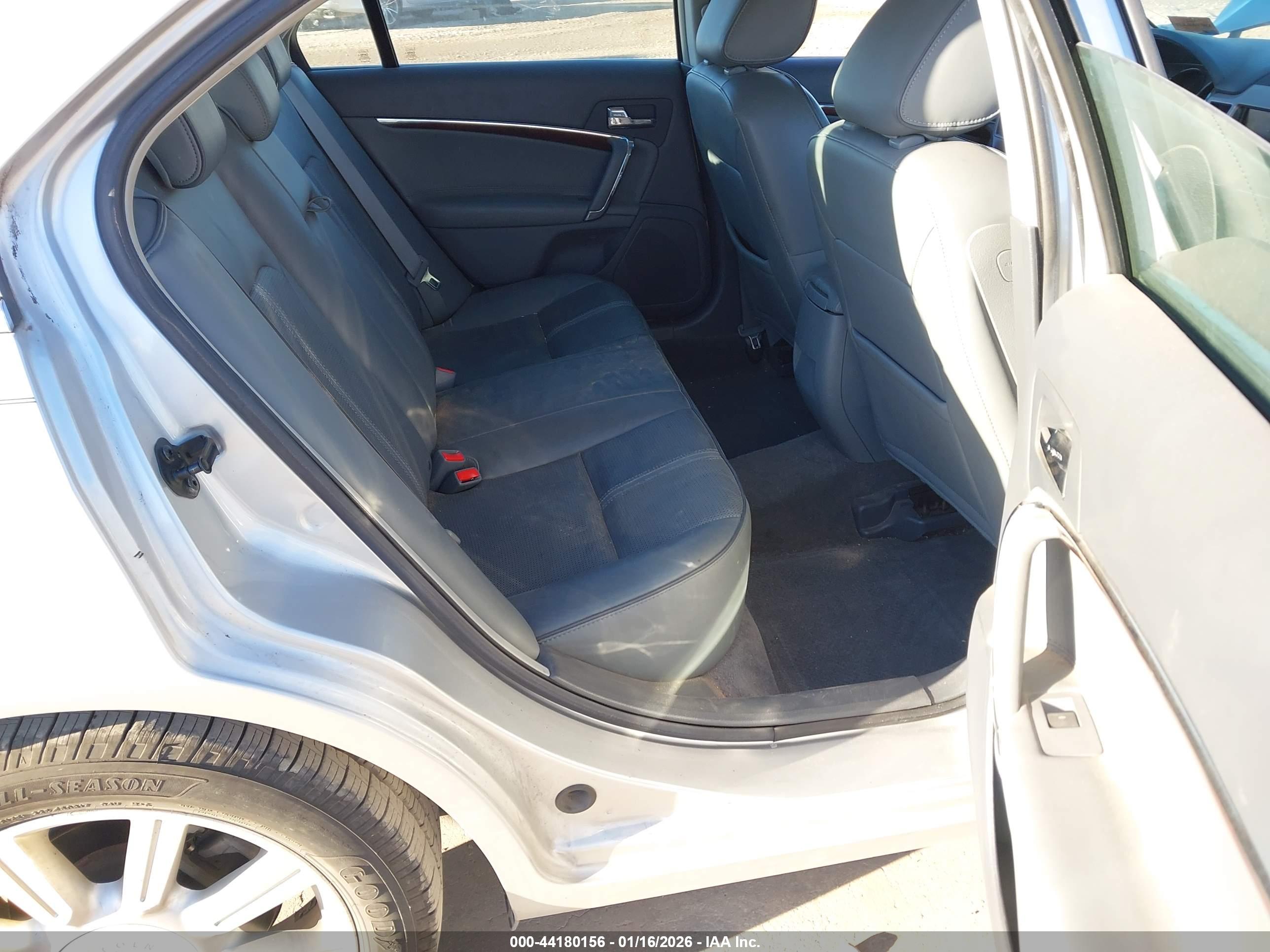 LINCOLN MKZ image 8