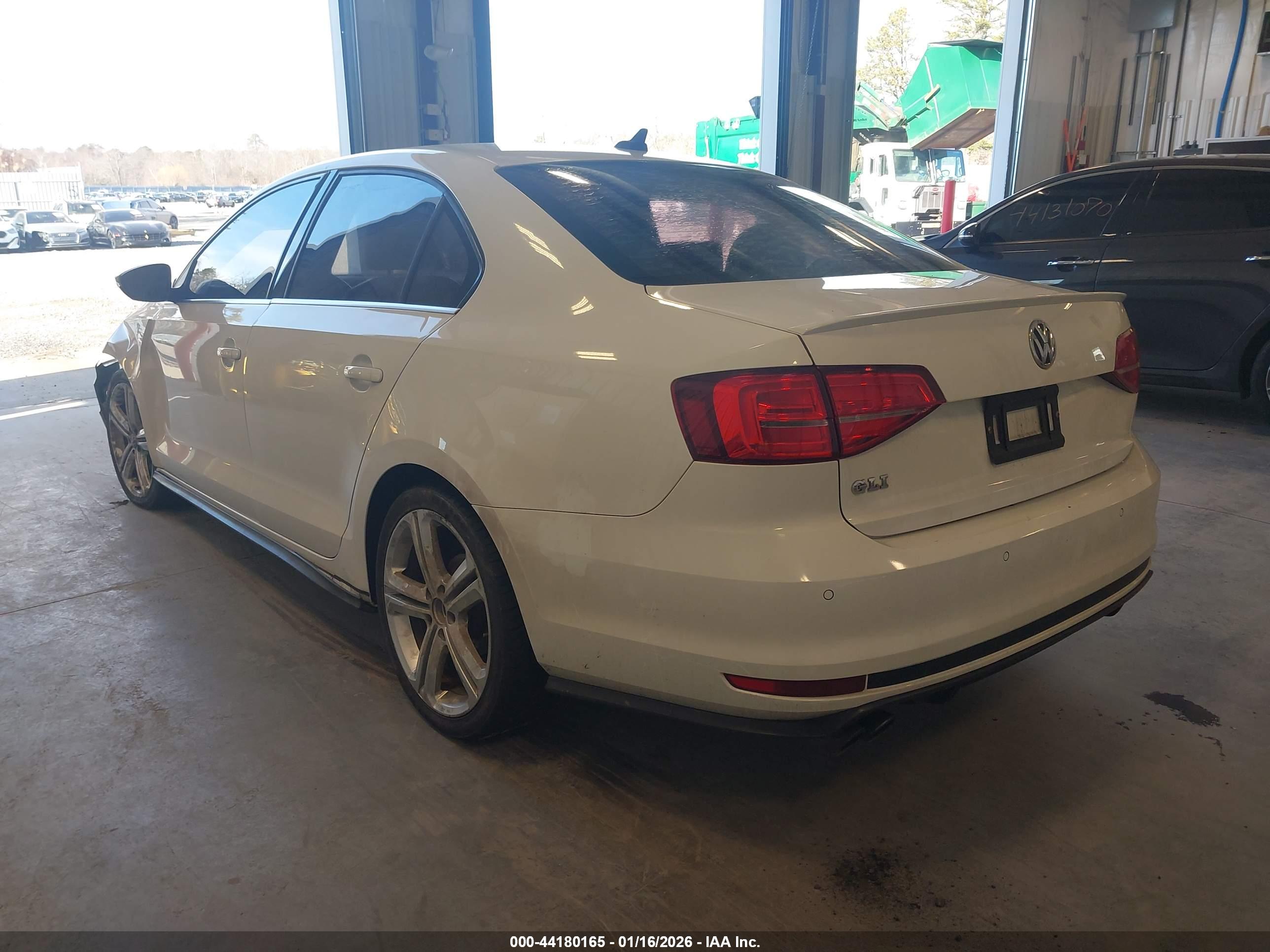 VOLKSWAGEN JETTA image 3