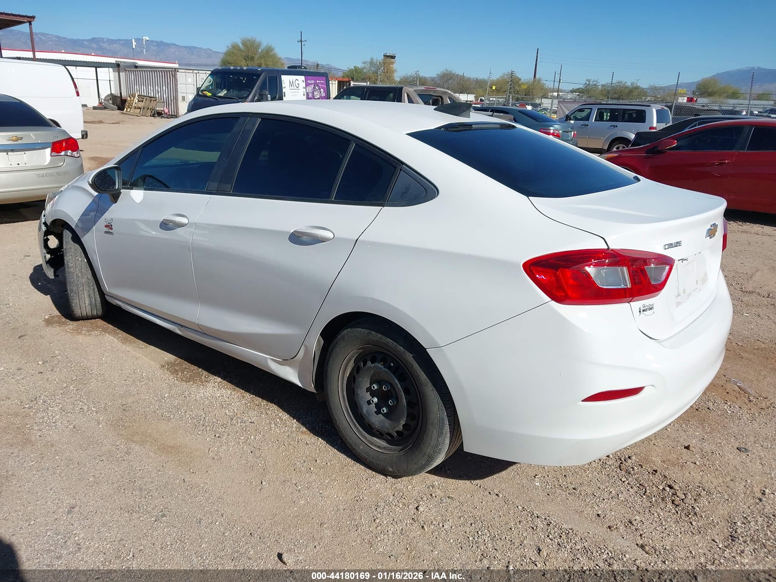 CHEVROLET CRUZE image 3