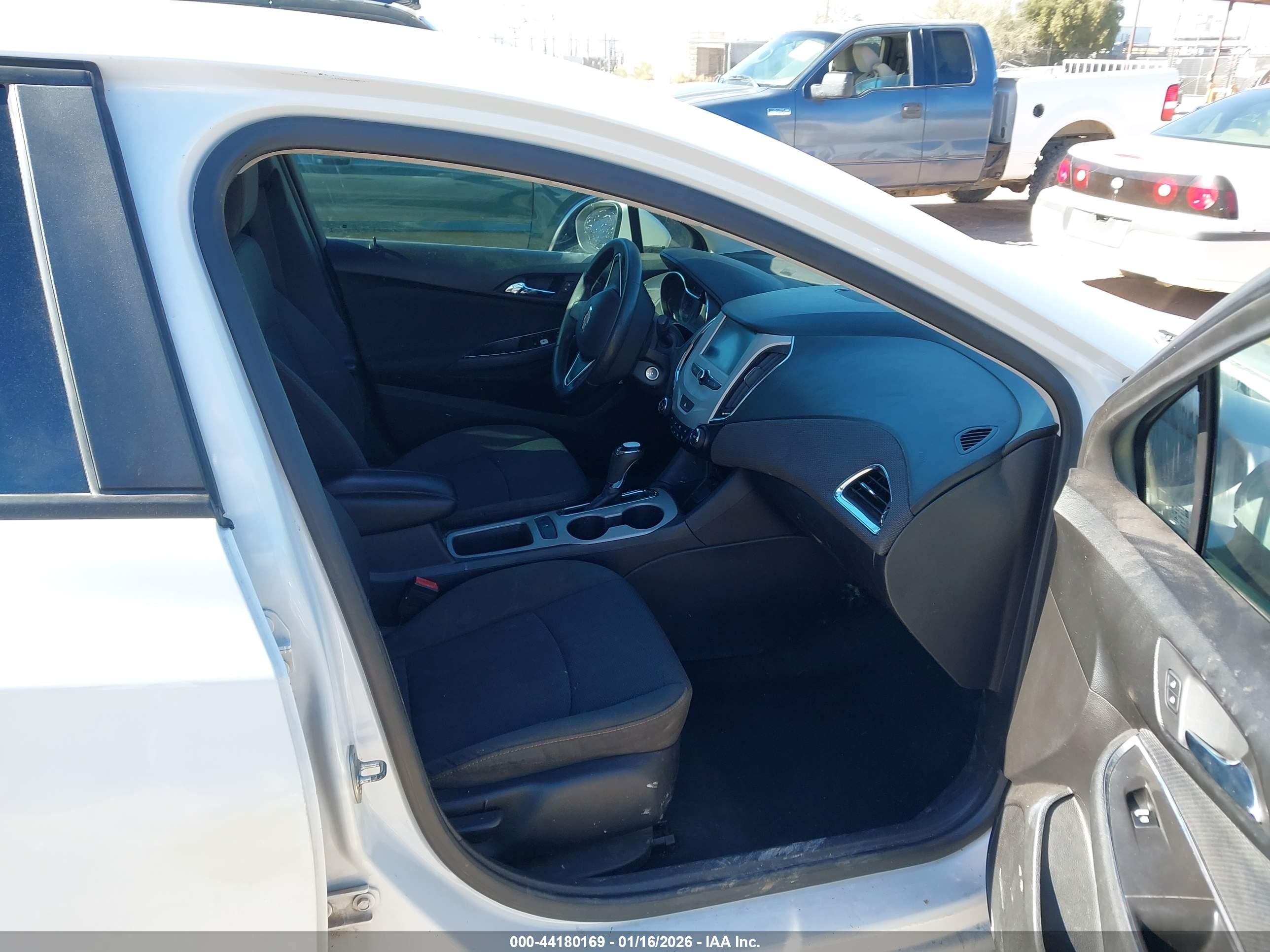 CHEVROLET CRUZE image 5