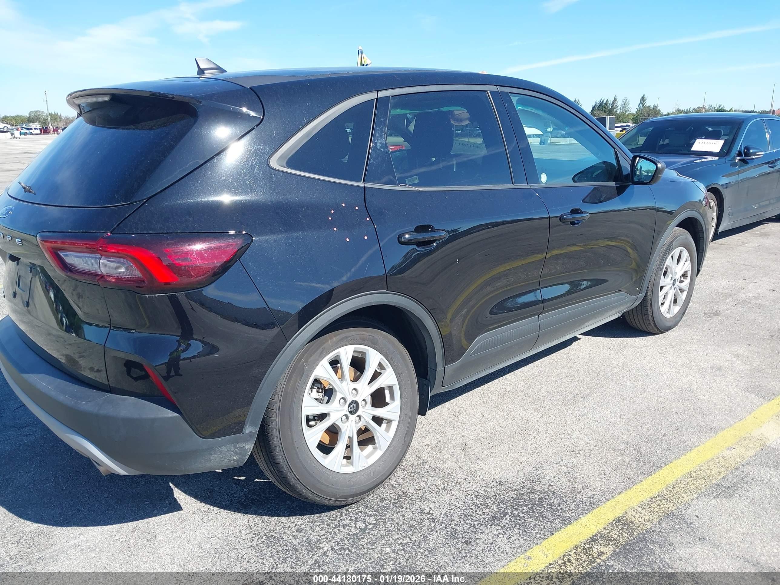 FORD ESCAPE image 6