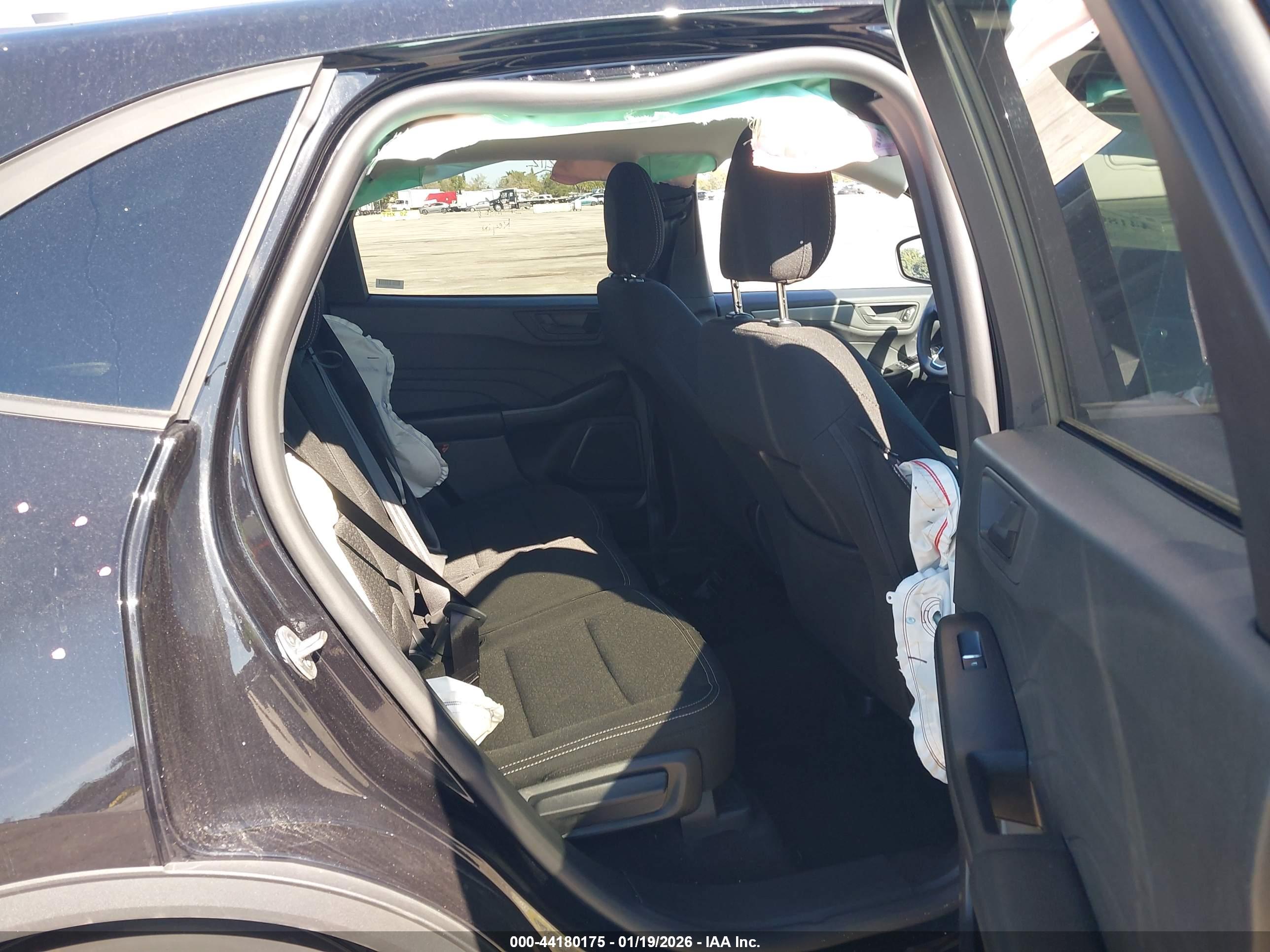 FORD ESCAPE image 8