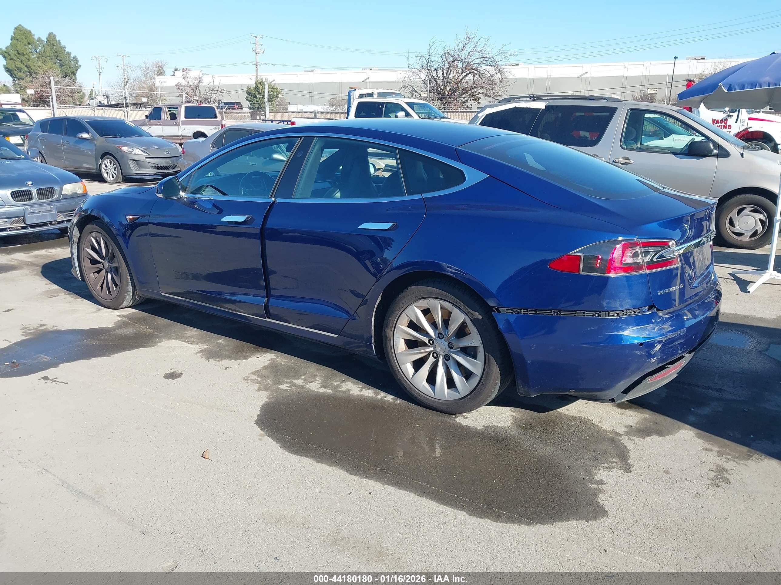 TESLA MODEL image 3