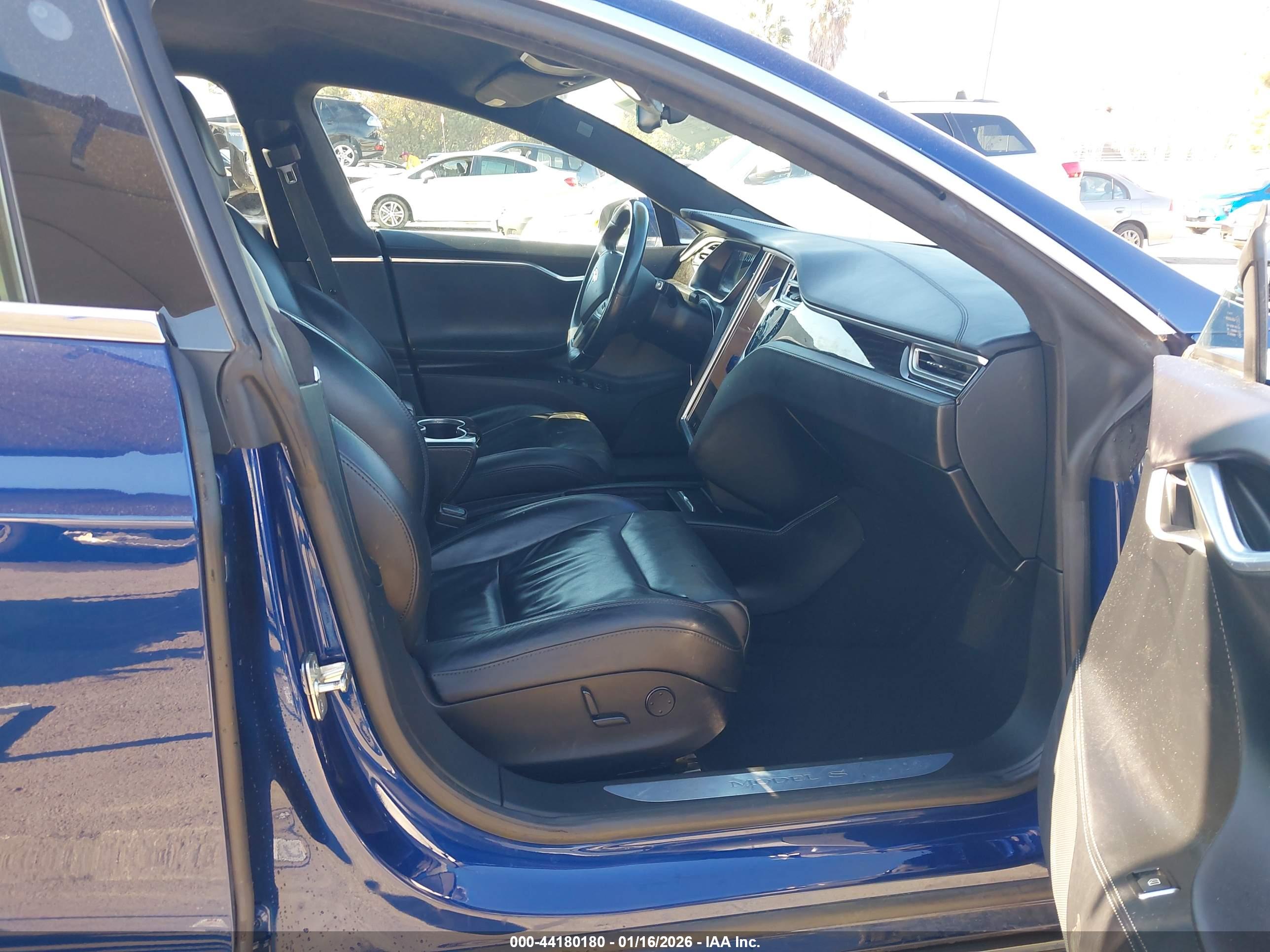 TESLA MODEL image 5
